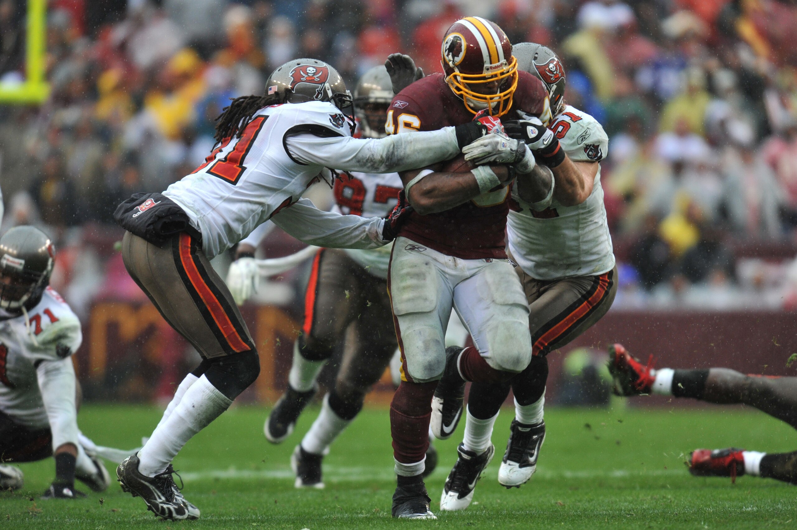 LANDOVER, MD - DECEMBER 12:  Ryan Torain #46 of the Washington Redskins runs the ball against the Tampa Bay Buccaneers  at FedExField on December 12, 2010 in Landover, Maryland. The Buccaneers defeated the Redskins 17-16. (Photo by Larry French/Getty Imag