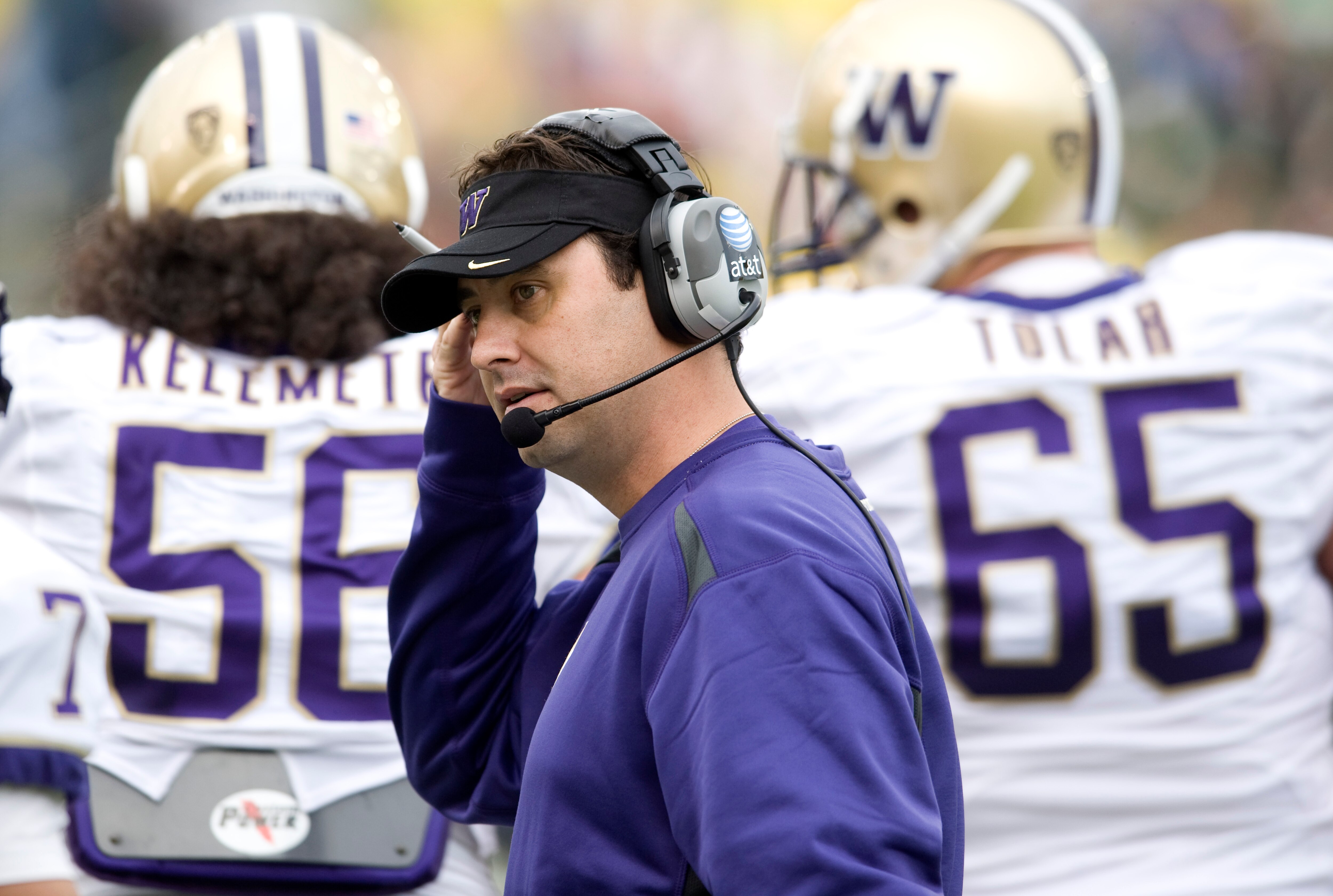 EUGENE, OR - NOVEMBER 6: Head coach Steve Sarkisian of the Washington Huskies works the sidelines in the second quarter of the game against the Oregon Ducks at Autzen Stadium on November 6, 2010 in Eugene, Oregon. (Photo by Steve Dykes/Getty Images)