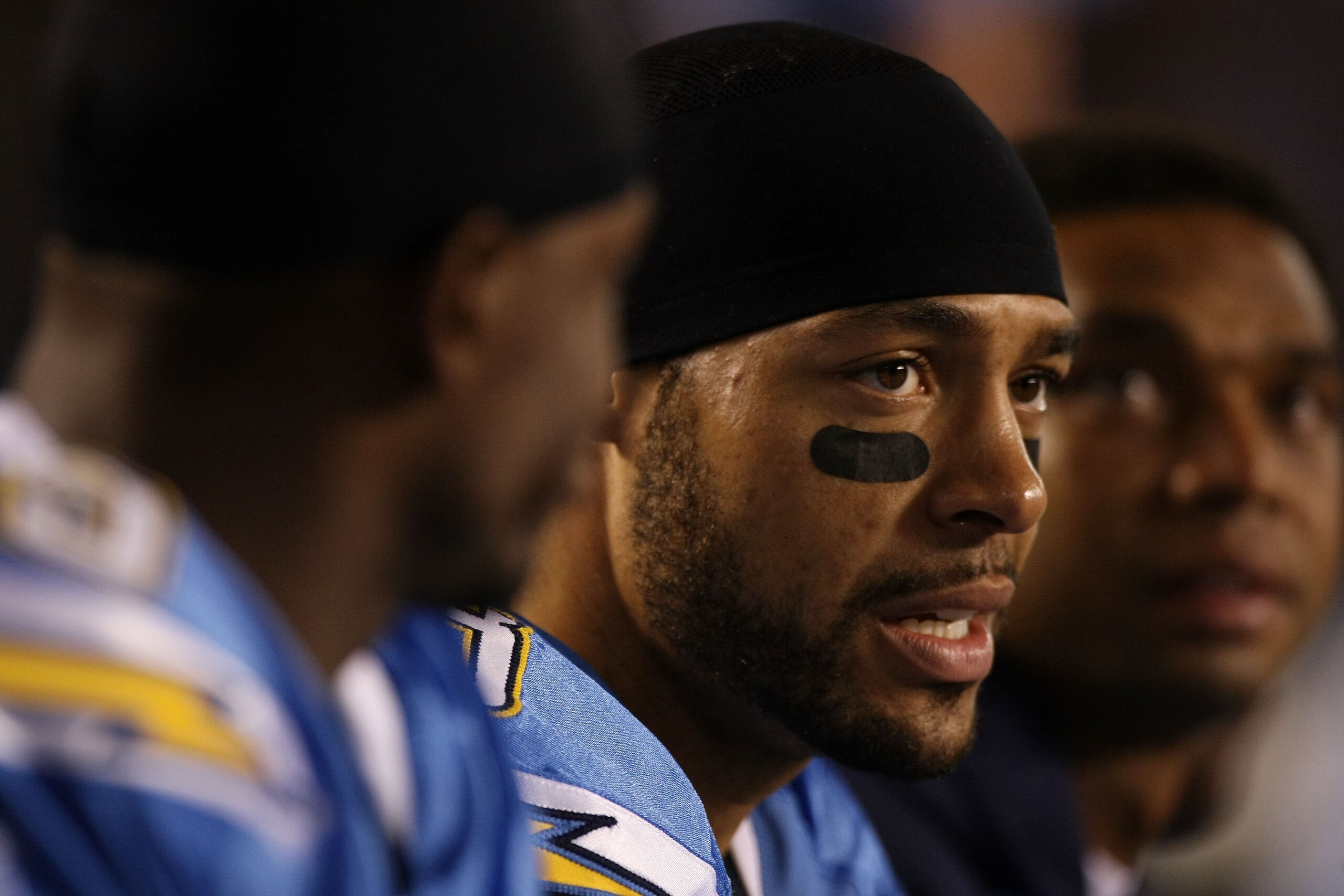 SAN DIEGO, CA - DECEMBER 16:  Wide receiver Vincent Jackson #83 (C) of the San Diego Chargers sits on the bench during their game against the San Francisco 49ers at Qualcomm Stadium on December 16, 2010 in San Diego, California.  (Photo by Donald Miralle/