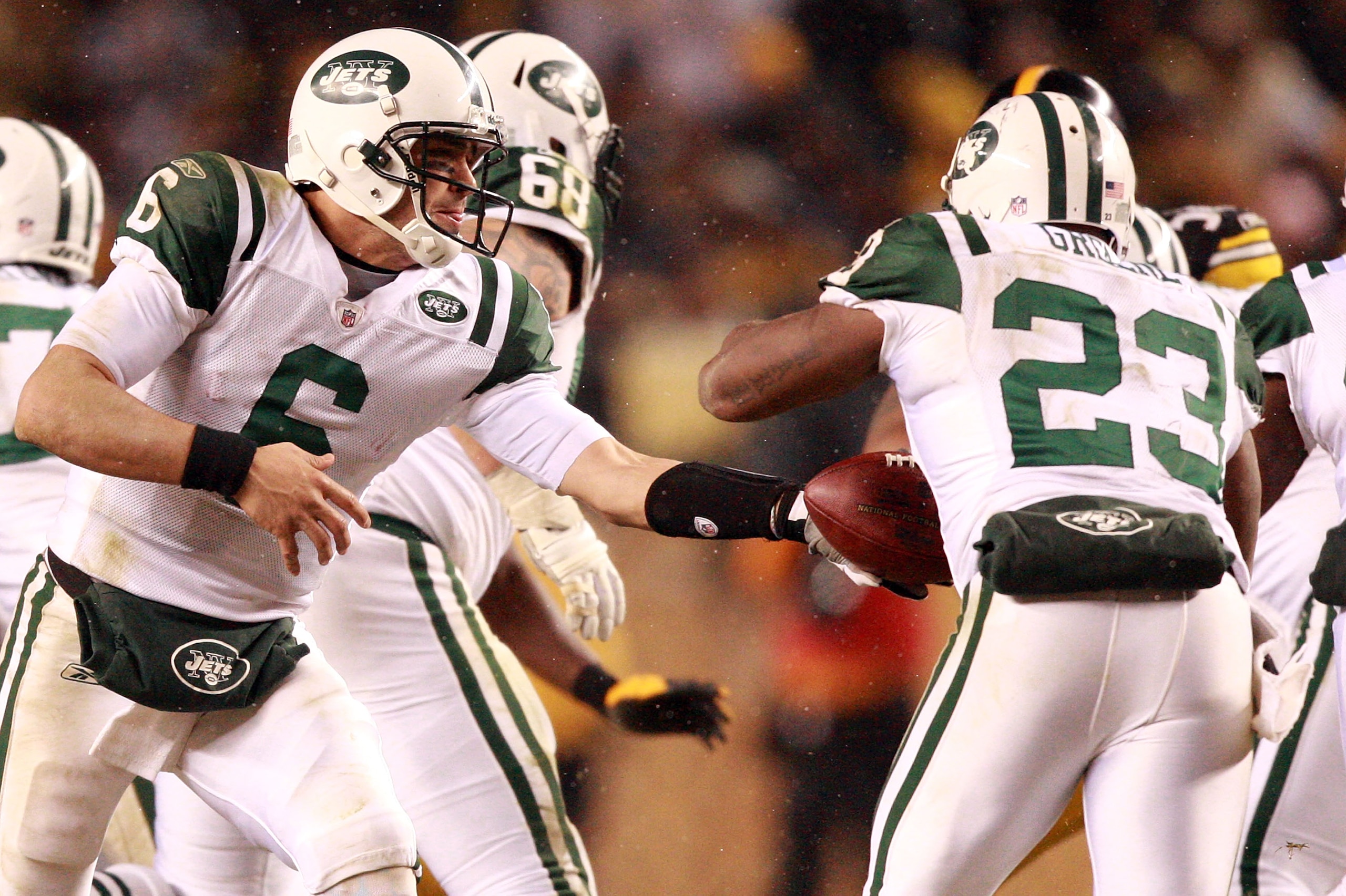 PITTSBURGH, PA - DECEMBER 19: Mark Sanchez #6 of the New York Jets hands off to Shonn Greene #23 during their game against the Pittsburgh Steelers at Heinz Field on December 19, 2010 in Pittsburgh, Pennsylvania. (Photo by Karl Walter/Getty Images) PITTSBURGH, PA - DECEMBER 19: Mark Sanchez #6 of the New York Jets hands off to Shonn Greene #23 during their game against the Pittsburgh Steelers at Heinz Field on December 19, 2010 in Pittsburgh, Pennsylvania. (Photo by Karl Walter/Getty Images)