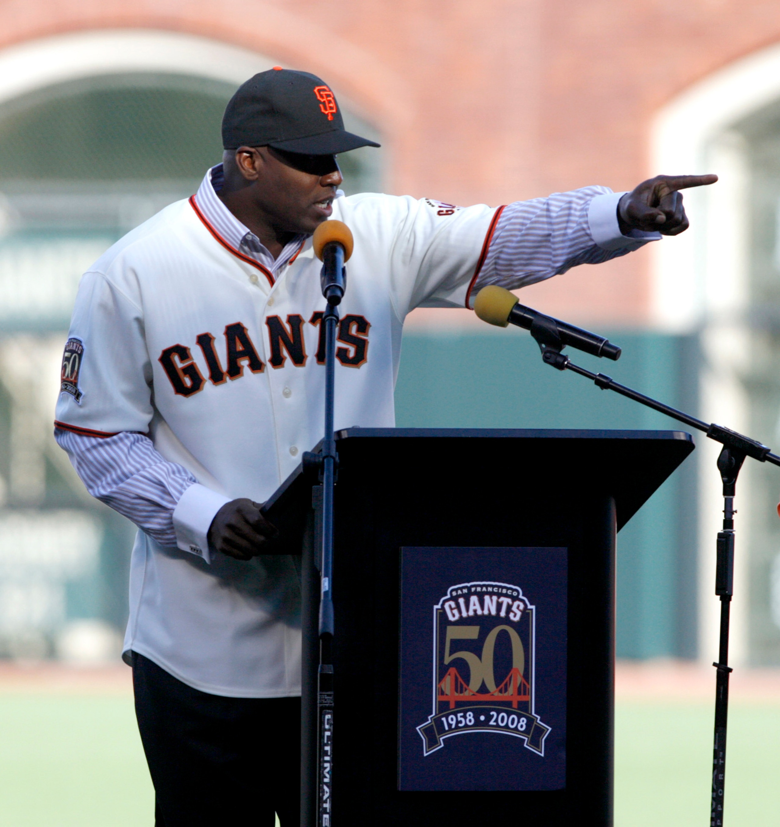 SAN FRANCISCO - AUGUST 9: Barry Bonds points toward the Dodger dugout during a San Francisco Giants 50th Anniversary celebration before the game between the Los Angeles Dodgers and San Francisco Giants at AT&T Park on August 9, 2008 in San Francisco, Cali SAN FRANCISCO - AUGUST 9: Barry Bonds points toward the Dodger dugout during a San Francisco Giants 50th Anniversary celebration before the game between the Los Angeles Dodgers and San Francisco Giants at AT&T Park on August 9, 2008 in San Francisco, Cali