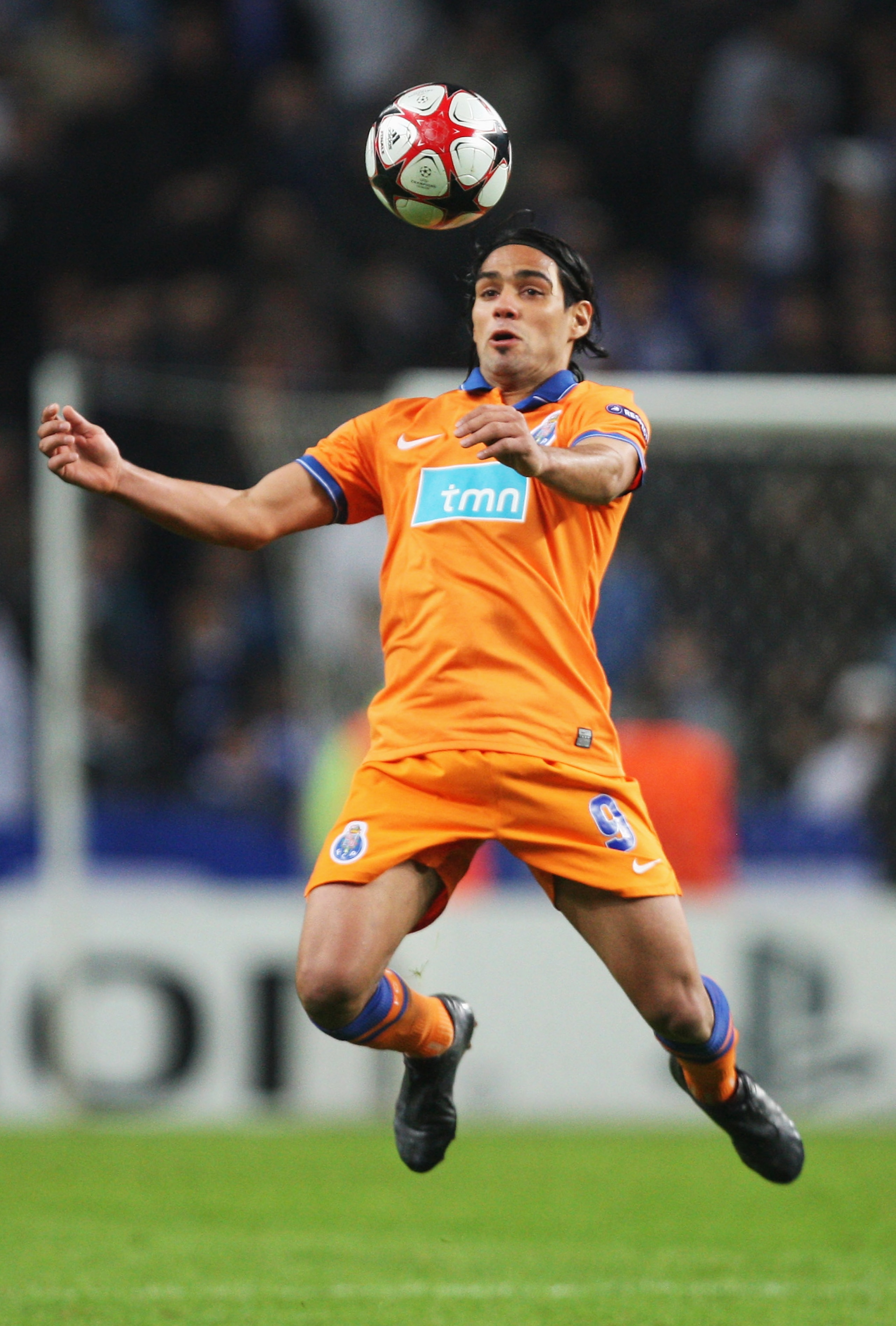 PORTO, PORTUGAL - NOVEMBER 25:  Radamel Falcao Garcia of FC Porto controls the ball during the UEFA Champions League Group D match between FC Porto and Chelsea at the Estadio Do Dragao on November 25, 2009 in Porto, Portugal.  (Photo by Hamish Blair/Getty