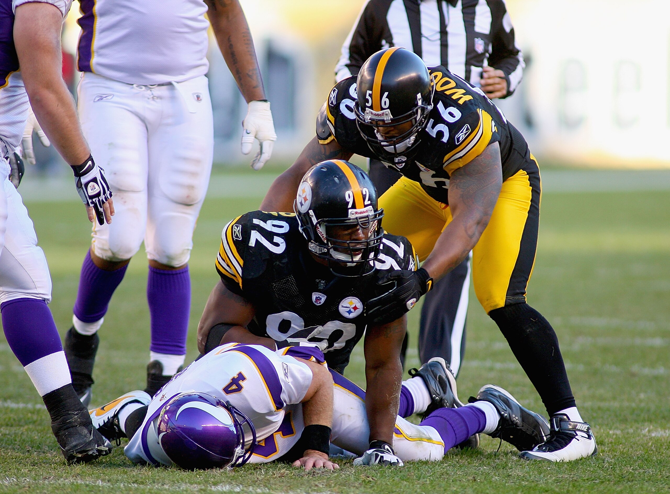 PITTSBURGH - OCTOBER 25: James Harrison #92 and LaMarr Woodley #56 of the Pittsburgh Steelers celebrate Harrison's sack on Brett Favre #4 of the Minnesota Vikings at Heinz Field on October 25, 2009 in Pittsburgh, Pennsylvania. Pittsburgh won 27-17. (Photo PITTSBURGH - OCTOBER 25: James Harrison #92 and LaMarr Woodley #56 of the Pittsburgh Steelers celebrate Harrison's sack on Brett Favre #4 of the Minnesota Vikings at Heinz Field on October 25, 2009 in Pittsburgh, Pennsylvania. Pittsburgh won 27-17. (Photo