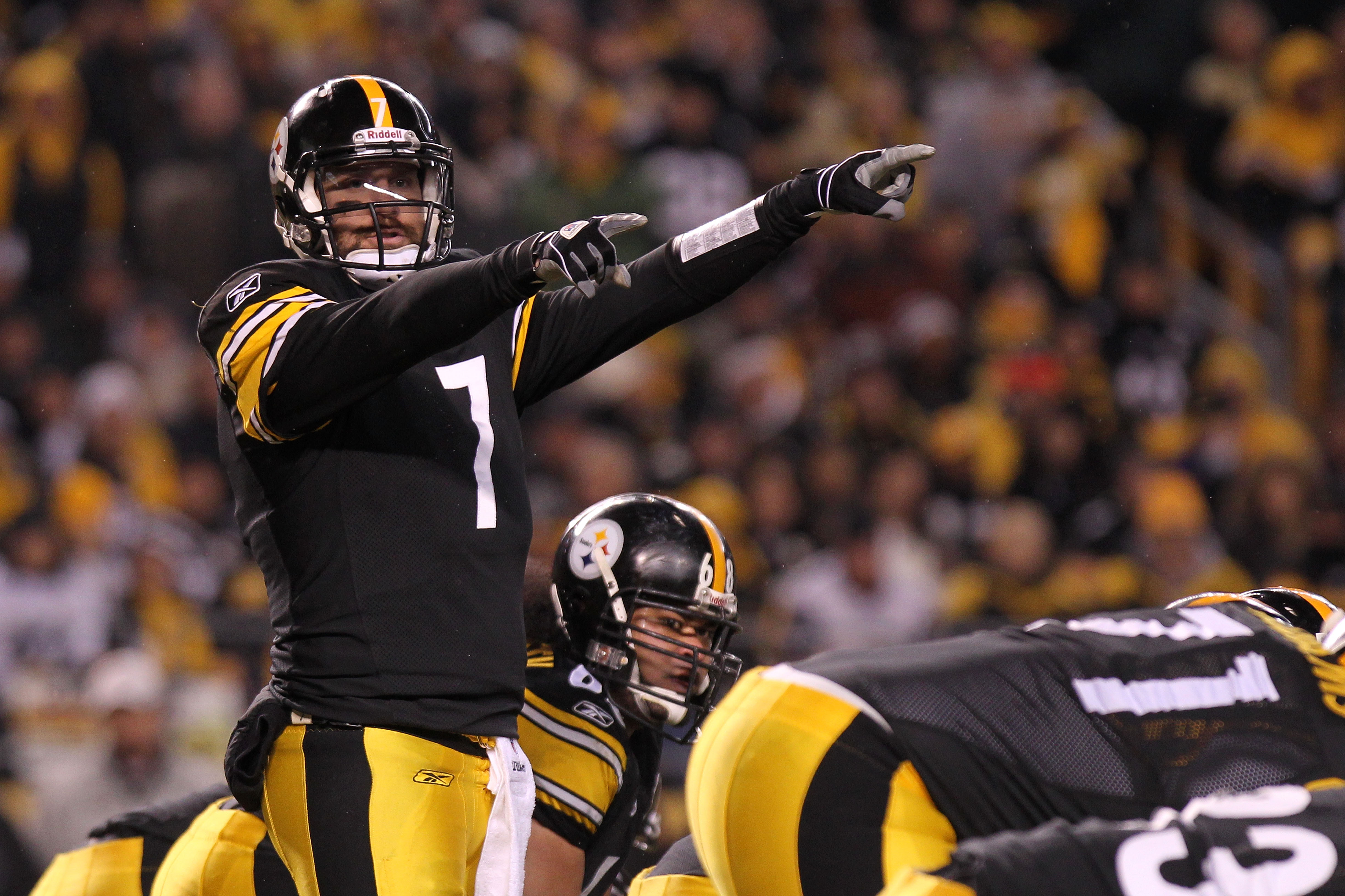 Sports Media on X: The youngest quarterback to win a Super Bowl is Ben  Roethlisberger @_BigBen7, Super Bowl XL is where the then 23 years old  created legendary history!  / X