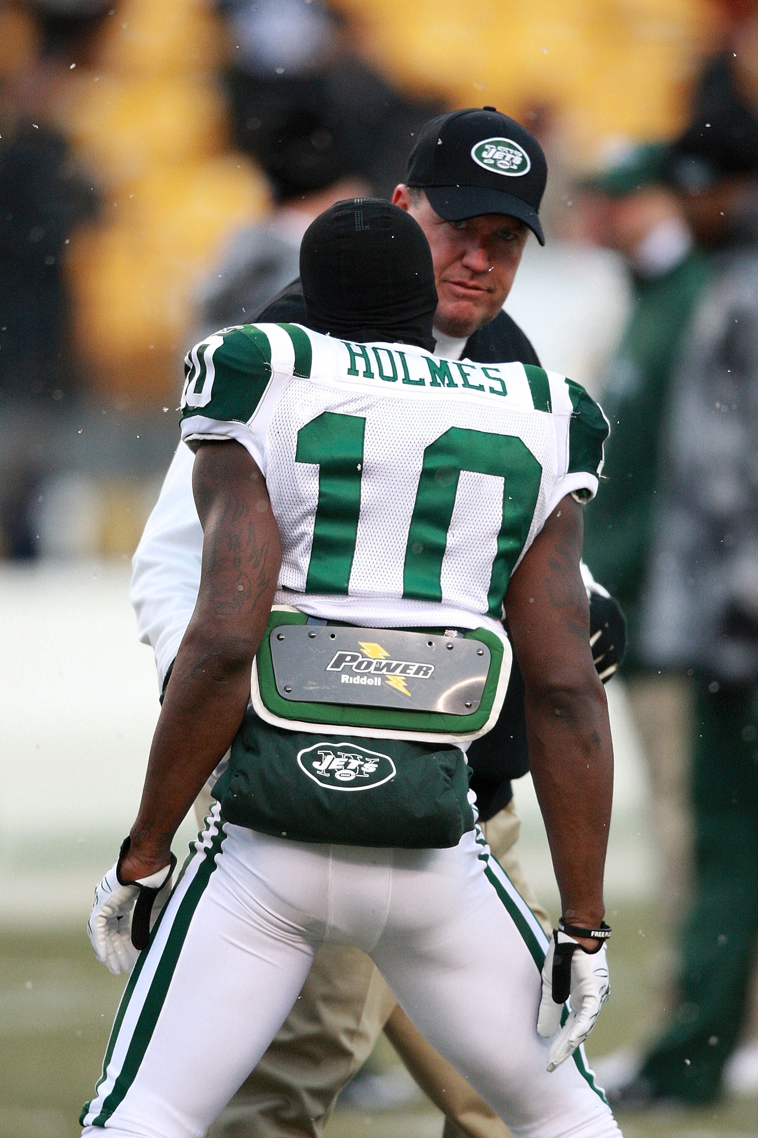 PITTSBURGH - DECEMBER 19: New York Jets Head Coach Rex Ryan talks to Santonio Holmes #10 before their game against the Pittsburgh Steelers at Heinz Field on December 19, 2010 in Pittsburgh, Pennsylvania.  (Photo by Karl Walter/Getty Images)