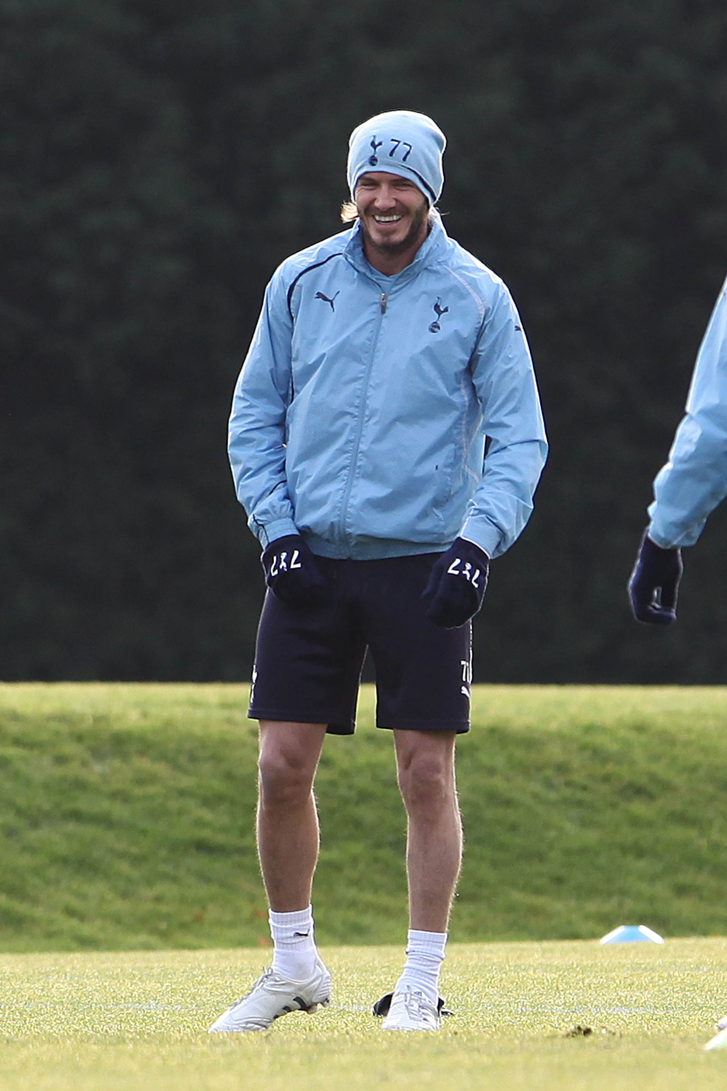 CHIGWELL, UNITED KINGDOM - JANUARY 11: David Beckham takes part in a Spurs training session with Tottenham Hotspur players on January 11, 2011 in Chigwell, England. (Photo by Neil Mockford/Getty Images)