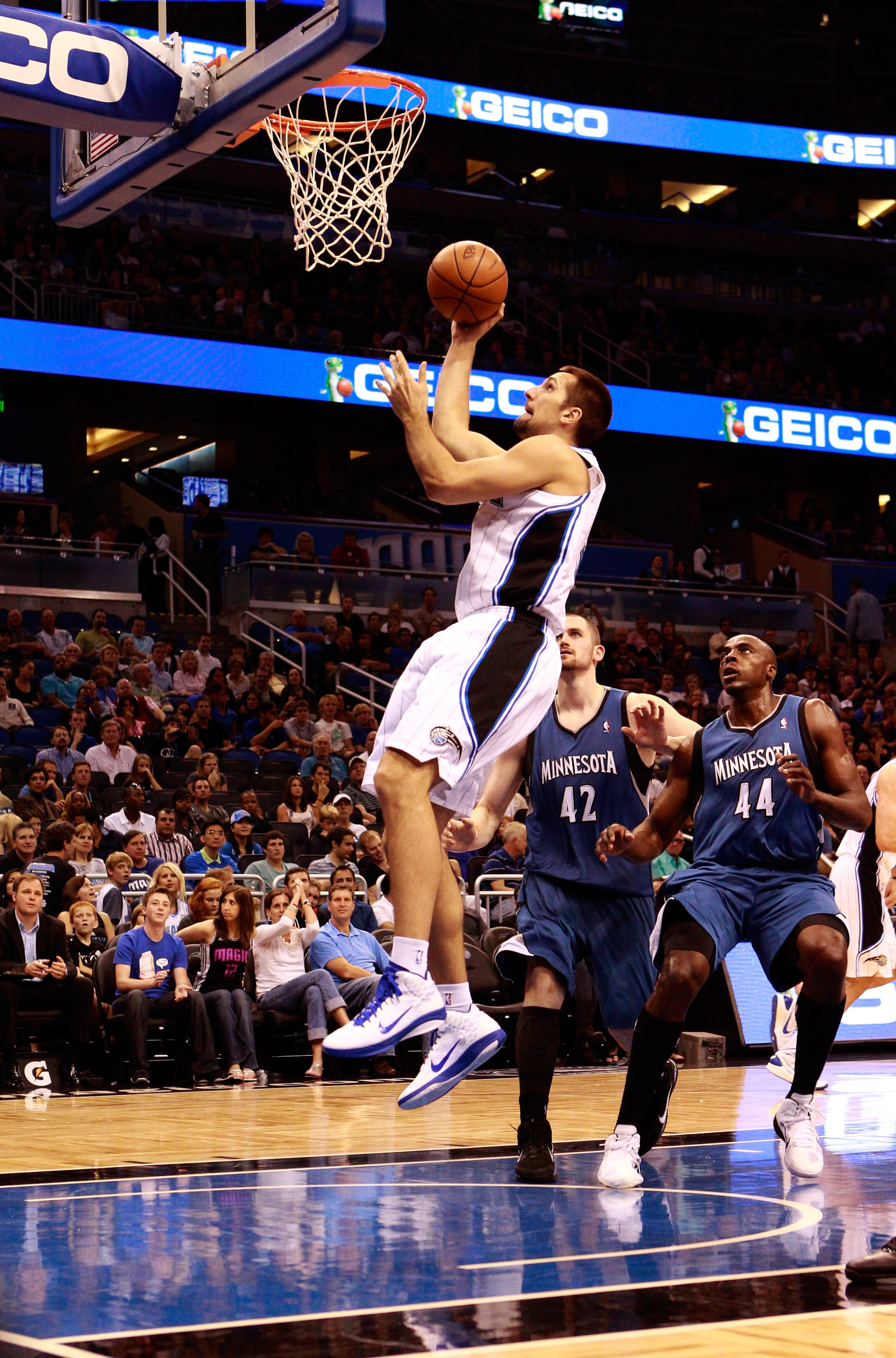 ORLANDO, FL - NOVEMBER 03: Ryan Anderson #33 of the Orlando Magic attempts a shot over Anthony Tolliver #44 of the Minnesota Timberwolves during the game at Amway Arena on November 3, 2010 in Orlando, Florida. NOTE TO USER: User expressly acknowledges a ORLANDO, FL - NOVEMBER 03: Ryan Anderson #33 of the Orlando Magic attempts a shot over Anthony Tolliver #44 of the Minnesota Timberwolves during the game at Amway Arena on November 3, 2010 in Orlando, Florida. NOTE TO USER: User expressly acknowledges a