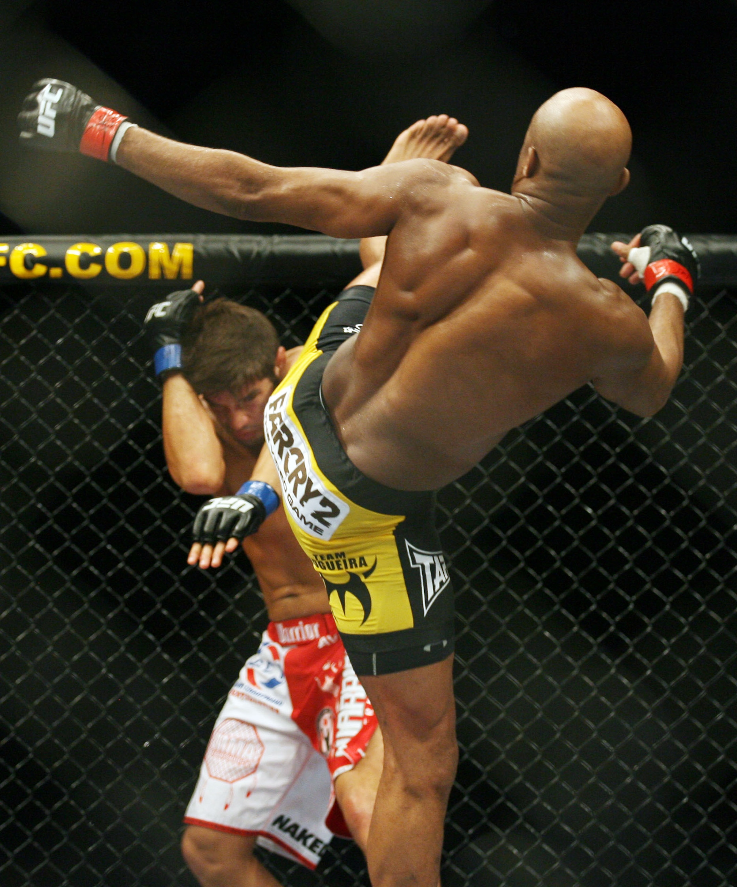 CHICAGO- OCTOBER 25:  Anderson Silva fights Patrick Cote in the Middleweight Title Bout at UFC's Ultimate Fight Night at Allstate Arena on October 25, 2008 in Chicago, Illinois. (Photo by Tasos Katopodis/Getty Images)