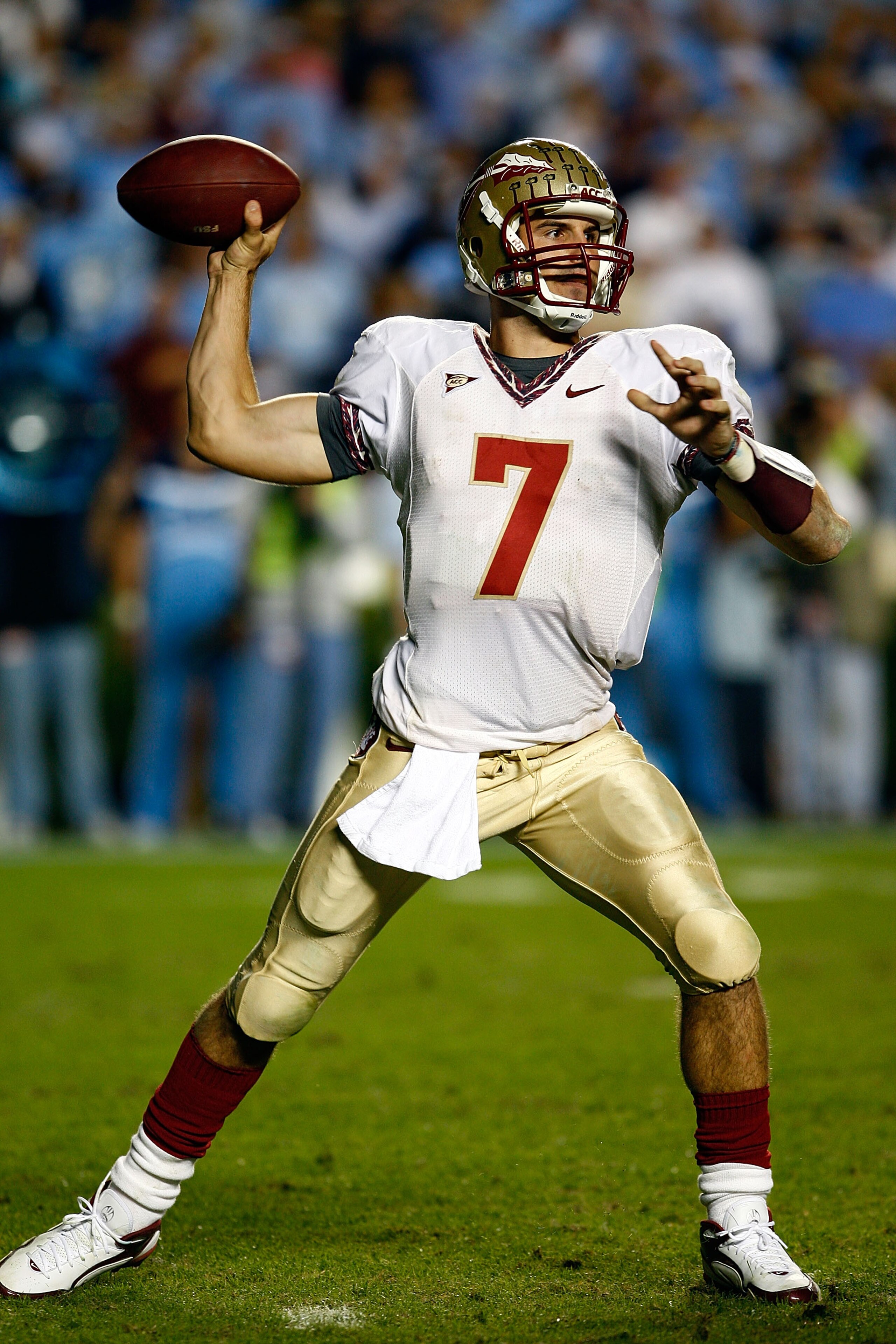 CHAPEL HILL, NC - OCTOBER 22:  Christian Ponder #7 of the Florida State Seminoles throws a pass against the North Carolina Tar Heels at Kenan Stadium on October 22, 2009 in Chapel Hill, North Carolina.  (Photo by Scott Halleran/Getty Images)