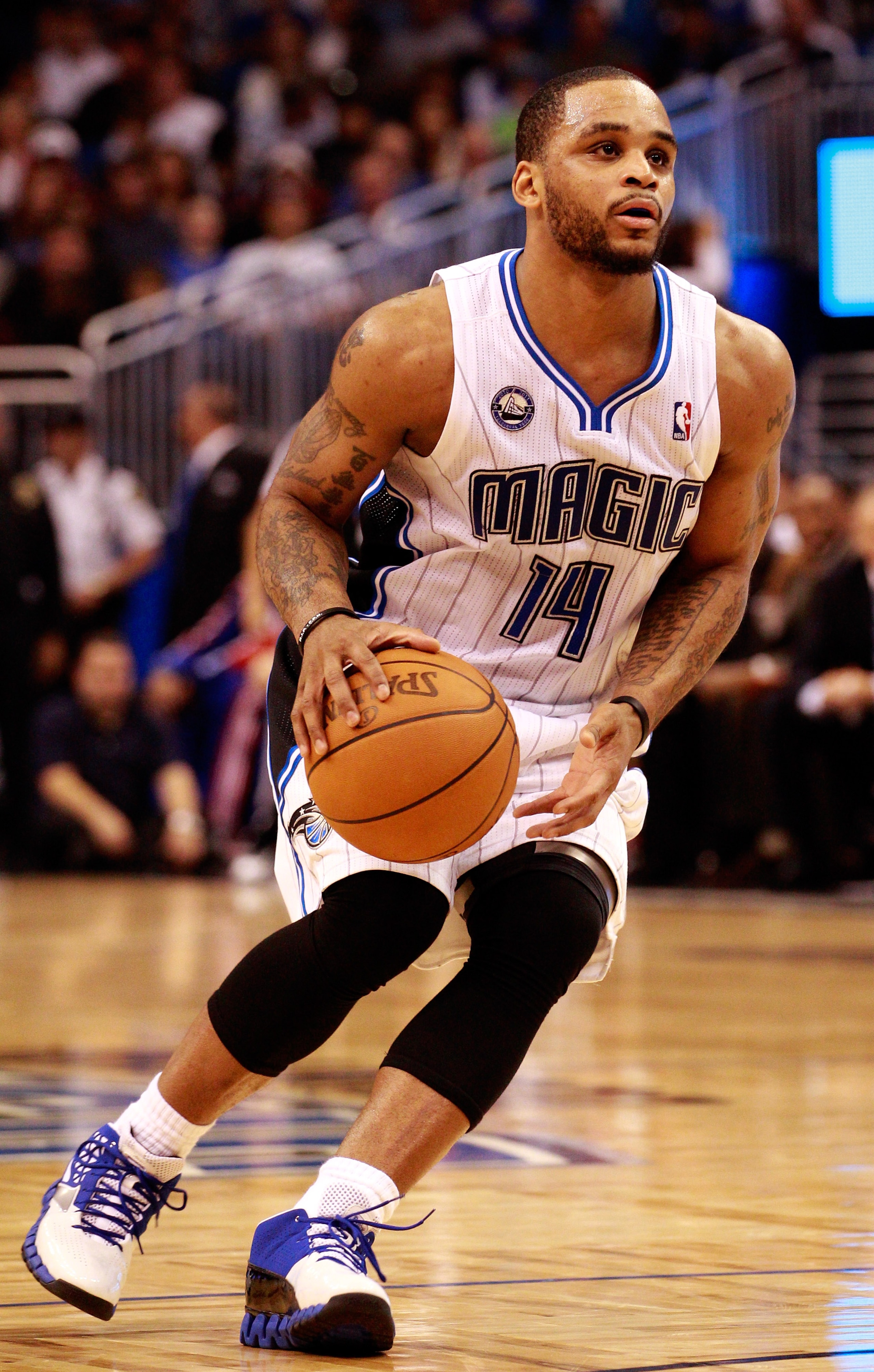 ORLANDO, FL - DECEMBER 18: Jameer Nelson #14 of the Orlando Magic looks to pass against the Philadelphia 76ers during the game at Amway Arena on December 18, 2010 in Orlando, Florida. NOTE TO USER: User expressly acknowledges and agrees that, by downloa ORLANDO, FL - DECEMBER 18: Jameer Nelson #14 of the Orlando Magic looks to pass against the Philadelphia 76ers during the game at Amway Arena on December 18, 2010 in Orlando, Florida. NOTE TO USER: User expressly acknowledges and agrees that, by downloa