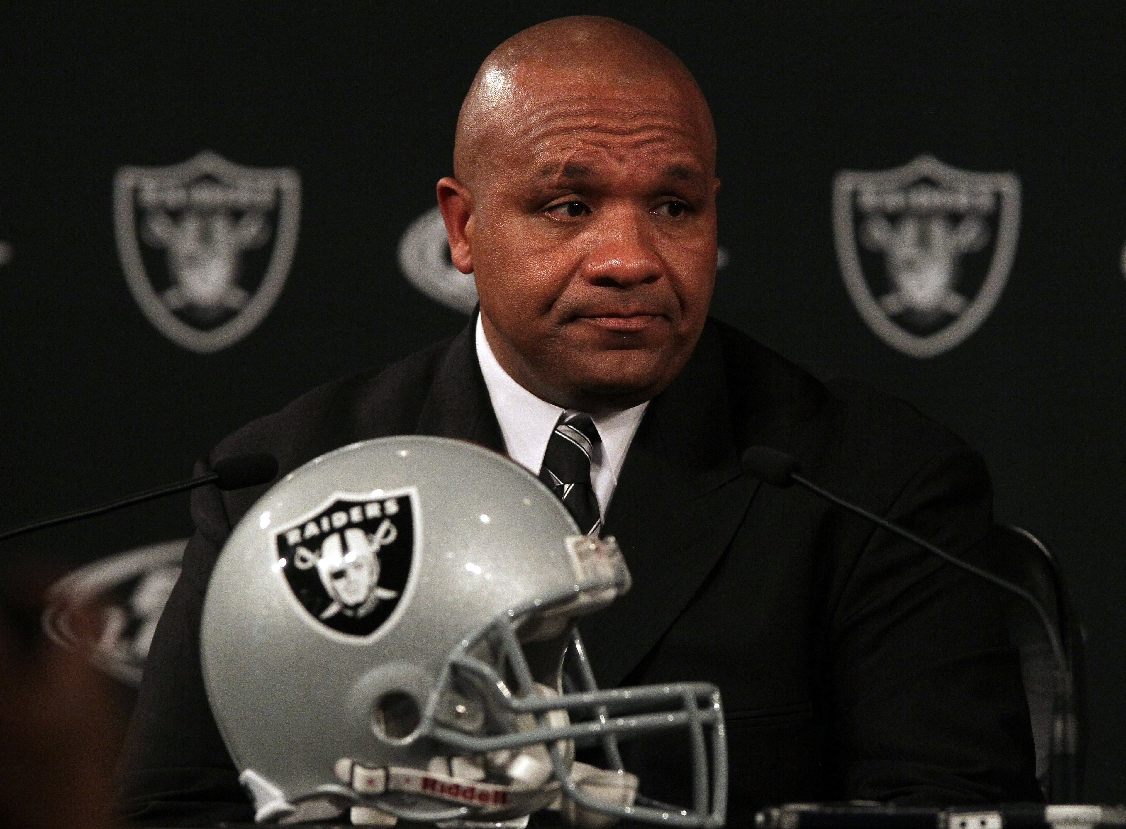 ALAMEDA, CA - JANUARY 18: New Oakland Raiders coach Hue Jackson pauses as he speaks to reporters during a press conference on January 18, 2011 in Alameda, California. Hue Jackson was introduced as the new coach of the Oakland Raiders, replacing the fired ALAMEDA, CA - JANUARY 18: New Oakland Raiders coach Hue Jackson pauses as he speaks to reporters during a press conference on January 18, 2011 in Alameda, California. Hue Jackson was introduced as the new coach of the Oakland Raiders, replacing the fired