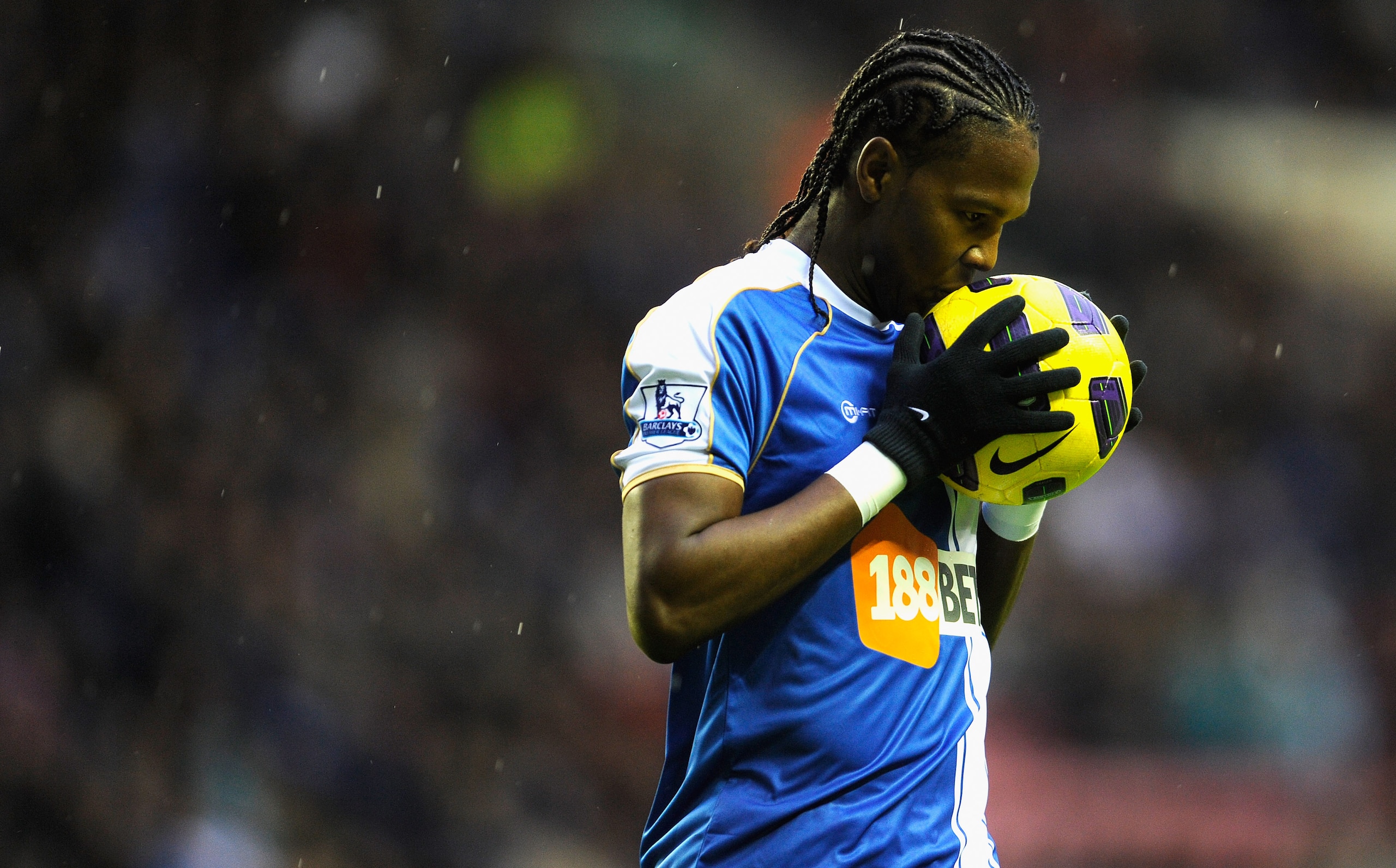 WIGAN, ENGLAND - JANUARY 15:  Hugo Rodallega of Wigan reacts to a missed chance during the Premier League match between Wigan Athletic and Fulham at the DW Stadium on January 15, 2011 in Wigan, England.  (Photo by Michael Regan/Getty Images)