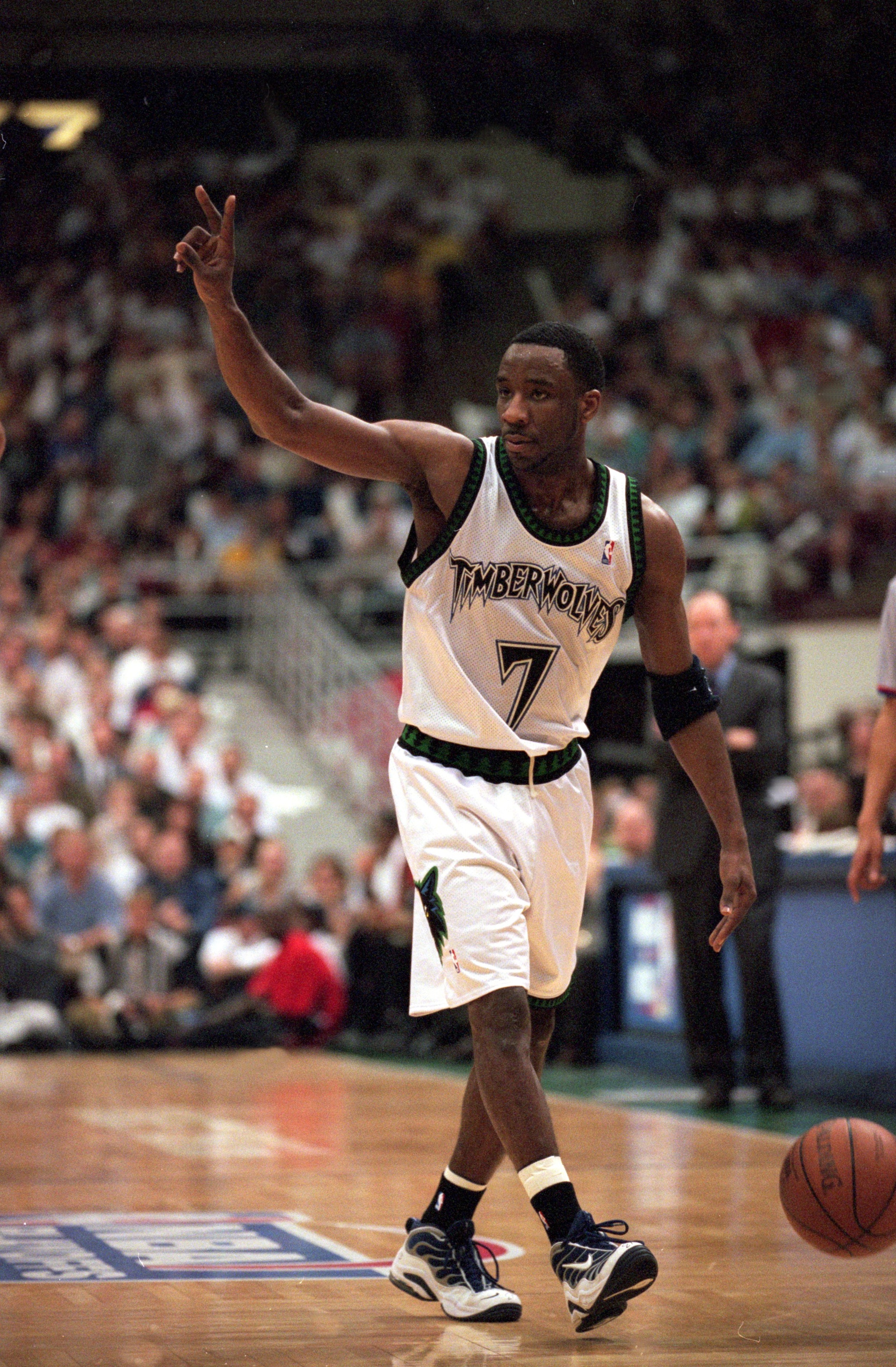 30 Apr 2000:  Terrell Brandon #7 of the Minnesota Timberwolves signals from the court during the NBA Western Conference Playoffs Round One Game against the Portland Trail Blazers at the Target Center in Minneapolis, Minnesota. The Timberwolves defeated th
