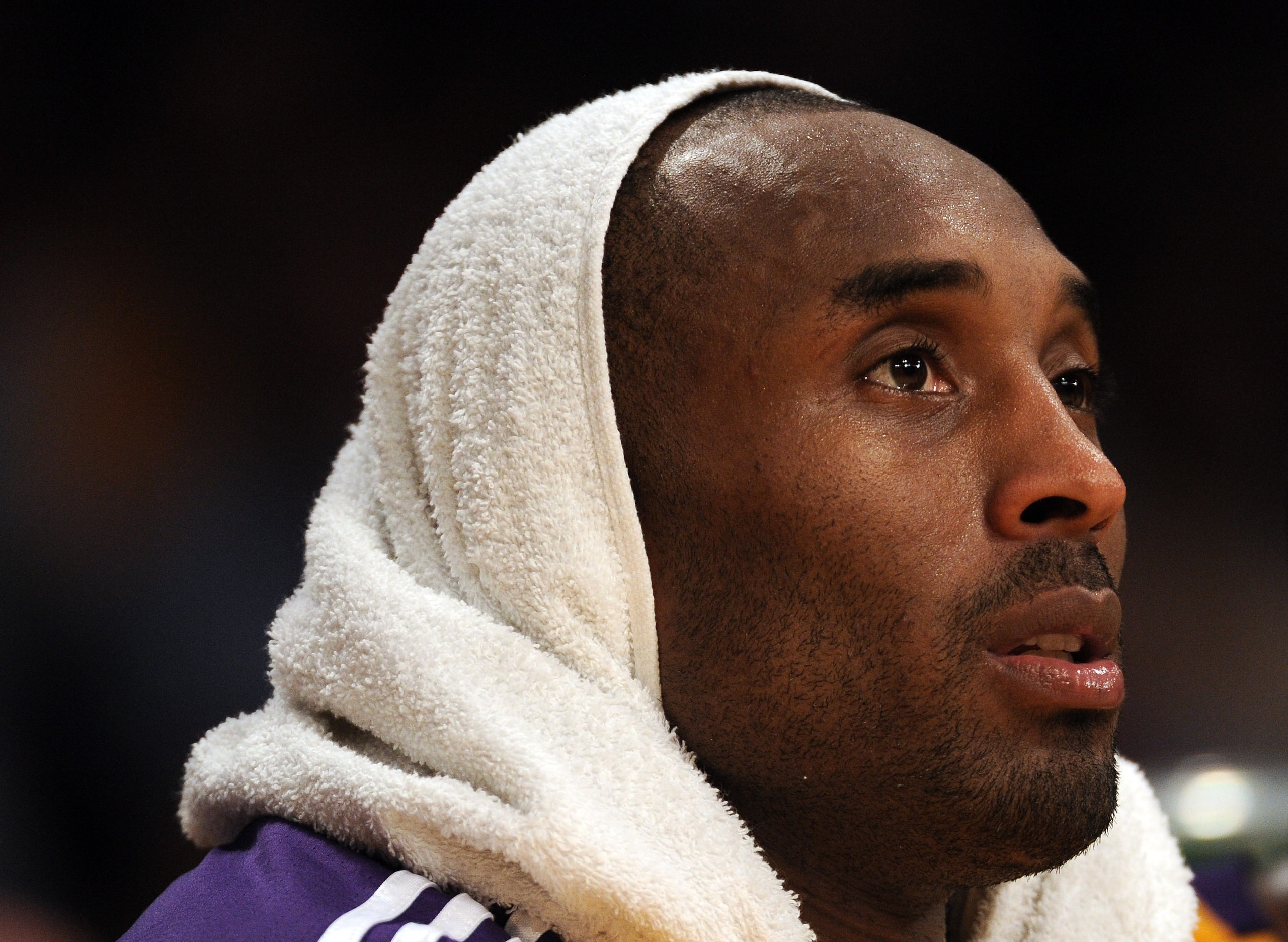 LOS ANGELES, CA - JANUARY 17: Kobe Bryant #24 of the Los Angeles Lakers watches the game against the Oklahoma City Thunder from the bench at the Staples Center on January 17, 2011 in Los Angeles, California. (Photo by Harry How/Getty Images) NOTE TO U LOS ANGELES, CA - JANUARY 17: Kobe Bryant #24 of the Los Angeles Lakers watches the game against the Oklahoma City Thunder from the bench at the Staples Center on January 17, 2011 in Los Angeles, California. (Photo by Harry How/Getty Images) NOTE TO U