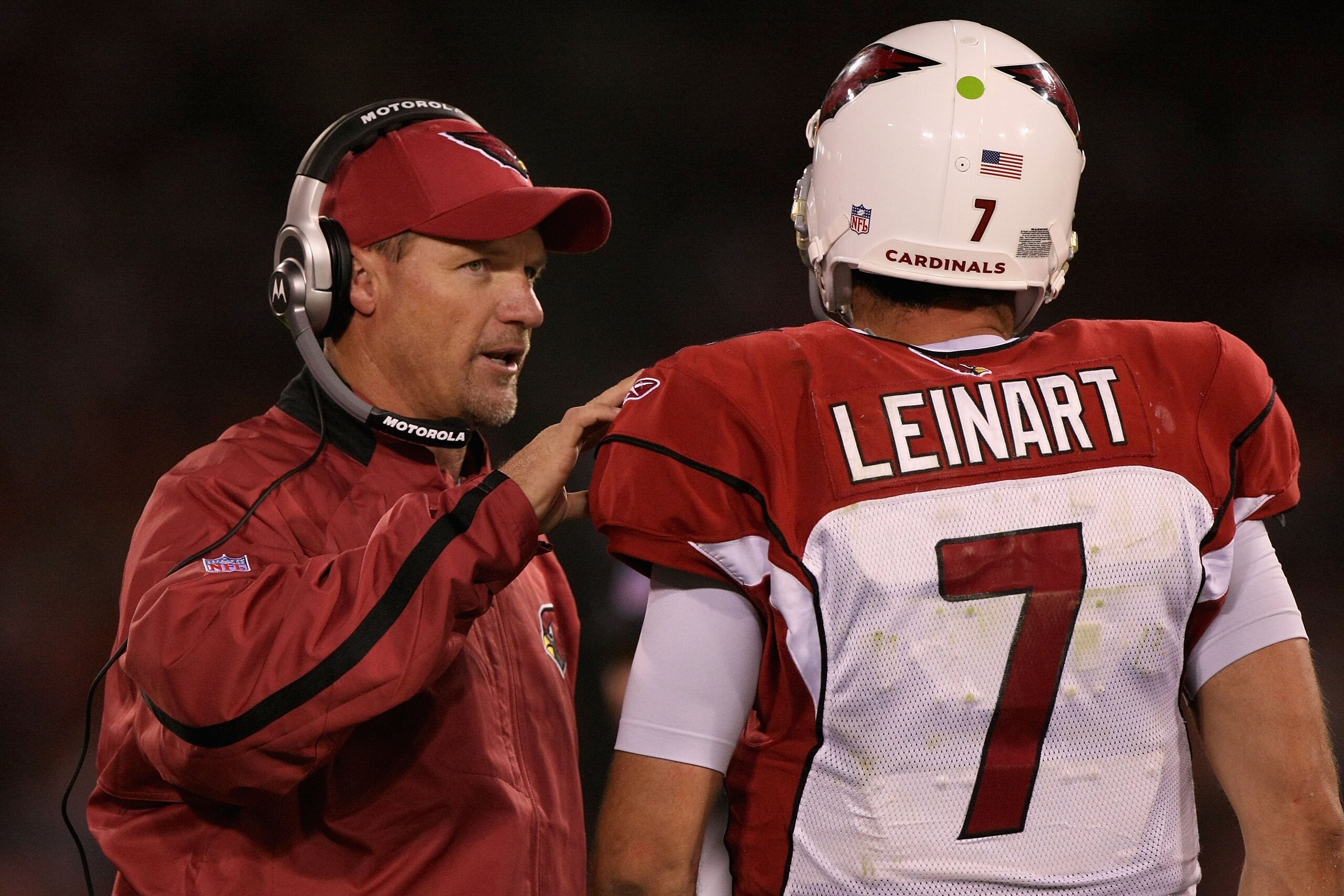 SAN FRANCISCO - SEPTEMBER 10:  Head coach Ken Whisenhunt talks to Matt Leinart #7 of the Arizona Cardinals passes during the NFL game against the San Francisco 49ers on September 10, 2007 at Monster Park in San Francisco, California.  The 49ers won 20-17.