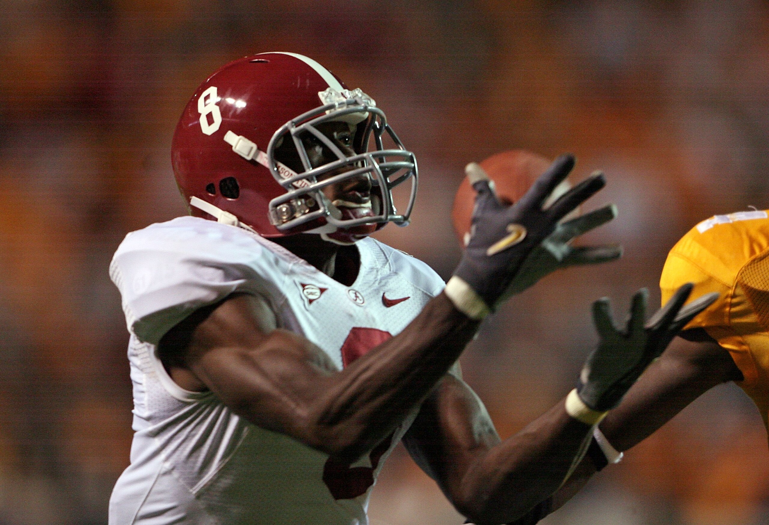 KNOXVILLE, TN - OCTOBER 25: Julio Jones #8 of the Alabama Crimson Tide catches a pass during the game against the Tennessee Volunteers at Neyland Stadium on October 25, 2008 in Knoxville, Tennessee. (Photo by Andy Lyons/Getty Images) KNOXVILLE, TN - OCTOBER 25: Julio Jones #8 of the Alabama Crimson Tide catches a pass during the game against the Tennessee Volunteers at Neyland Stadium on October 25, 2008 in Knoxville, Tennessee. (Photo by Andy Lyons/Getty Images)