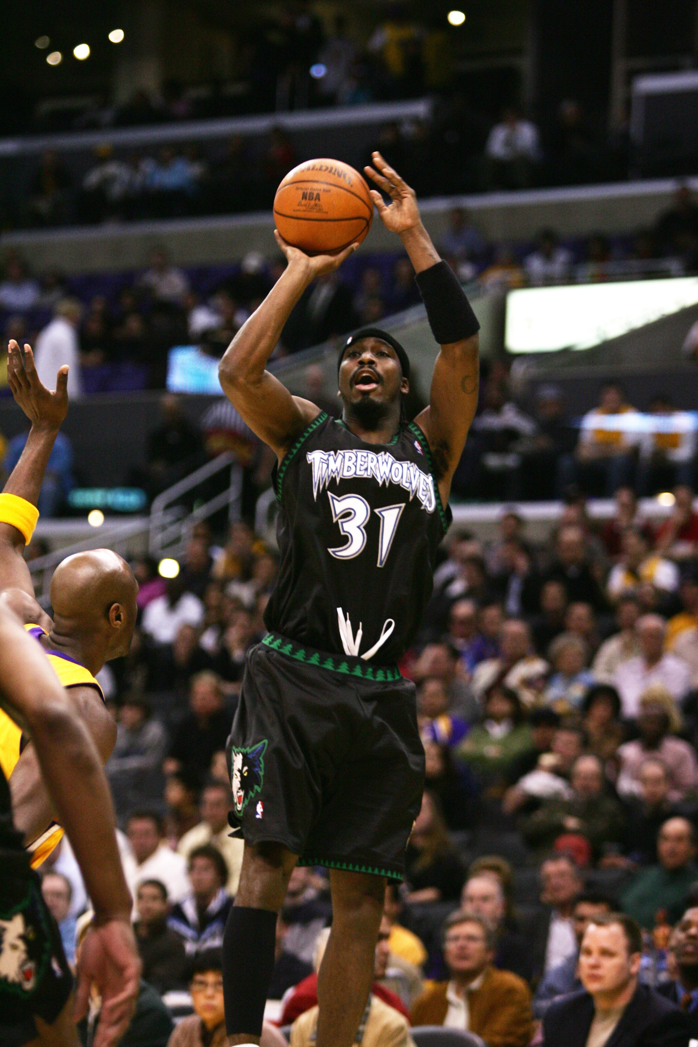 LOS ANGELES - MARCH 15: Ricky Davis #31 of the Minnesota Timberwolves shoots against the Los Angeles Lakers during the game at the Staples Center on March 15, 2006 in Los Angeles, California. The Lakers won 92-89.  NOTE TO USER: User expressly acknowledge