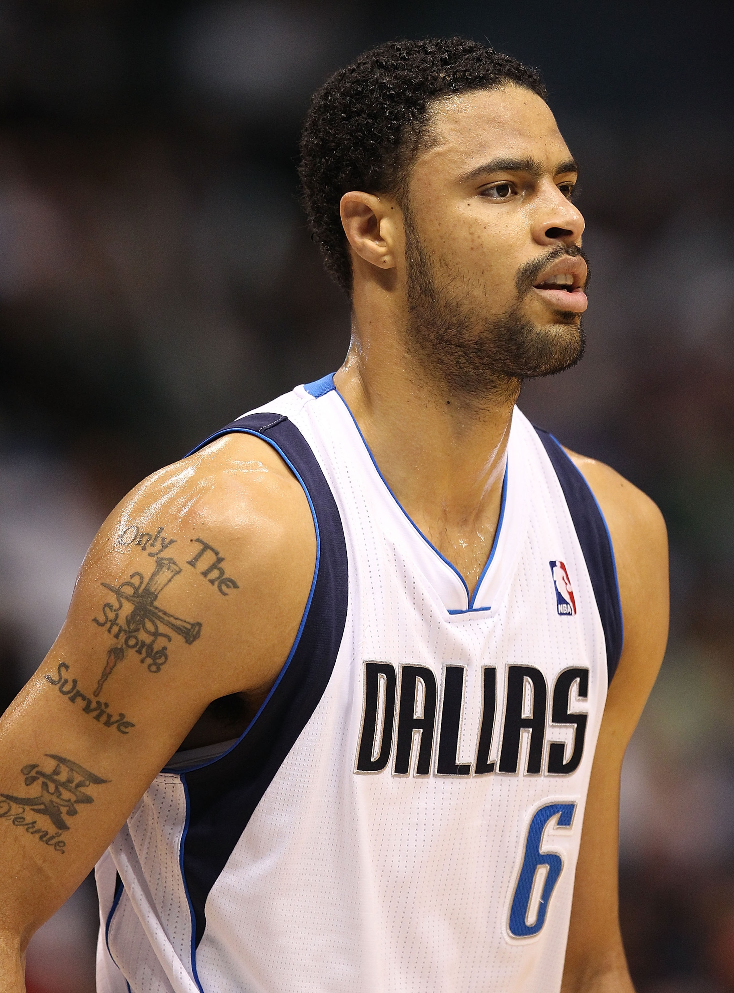 DALLAS, TX - DECEMBER 15:  Center Tyson Chandler #6 of the Dallas Mavericks at American Airlines Center on December 15, 2010 in Dallas, Texas.  NOTE TO USER: User expressly acknowledges and agrees that, by downloading and or using this photograph, User is