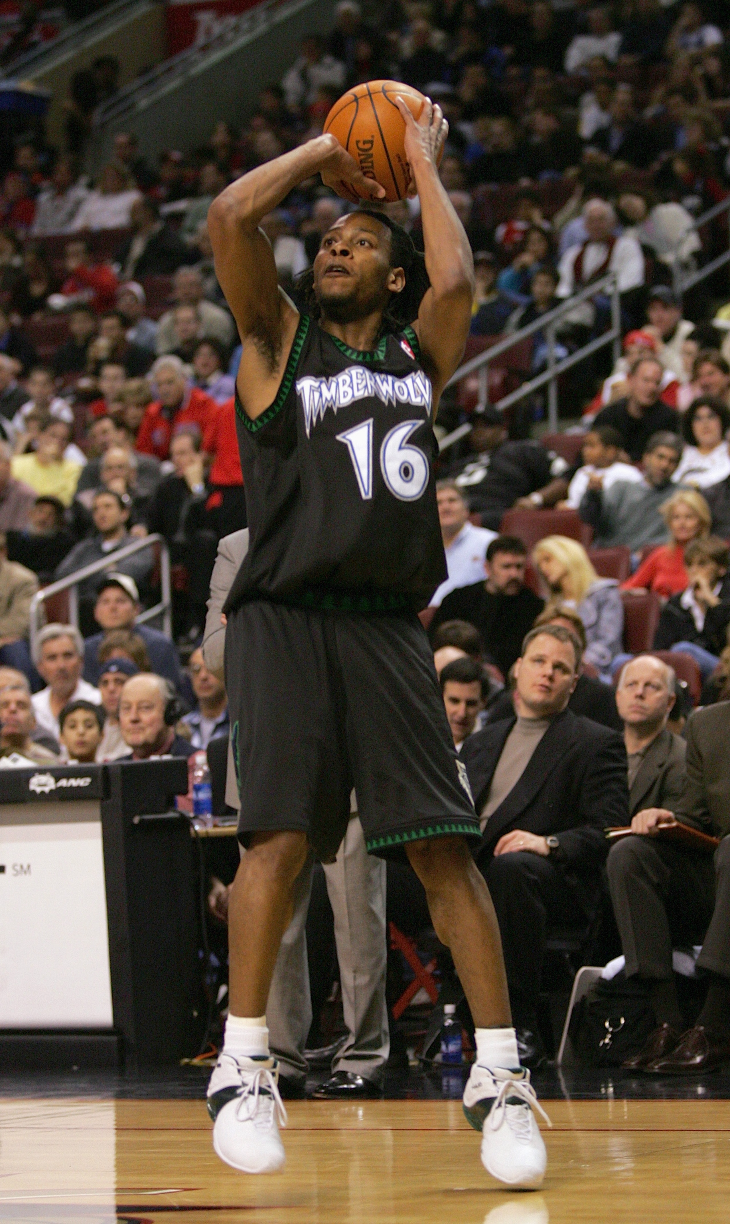PHILADELPHIA - DECEMBER 8:  Troy Hudson #16 of the Minnesota Timberwolves shoots against the Philadelphia 76ers during the game at the Wachovia Center on December 8, 2004 in Philadelphia, Pennsylvania.  The Wolves won 119-84. NOTE TO USER: User expressly