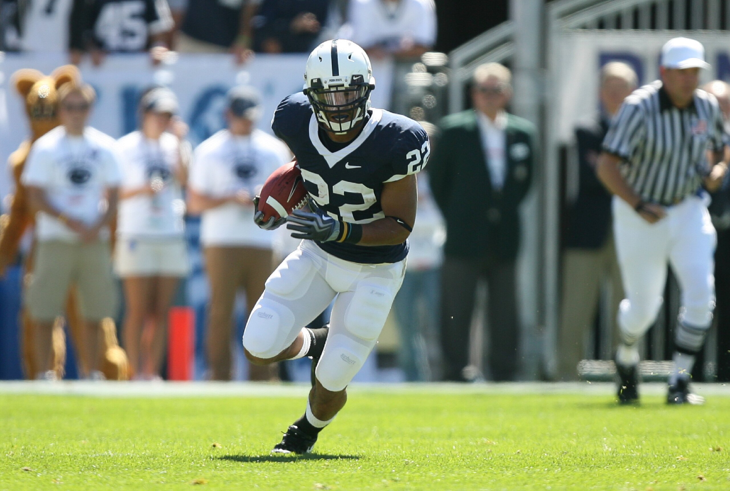 STATE COLLEGE, PA - SEPTEMBER 19: Running back Evan Royster #22 of the Penn State Nittany Lions carries the ball during a game against the Temple Owls on September 19, 2009 at Beaver Stadium in State College, Pennsylvania. (Photo by Hunter Martin/Getty Im