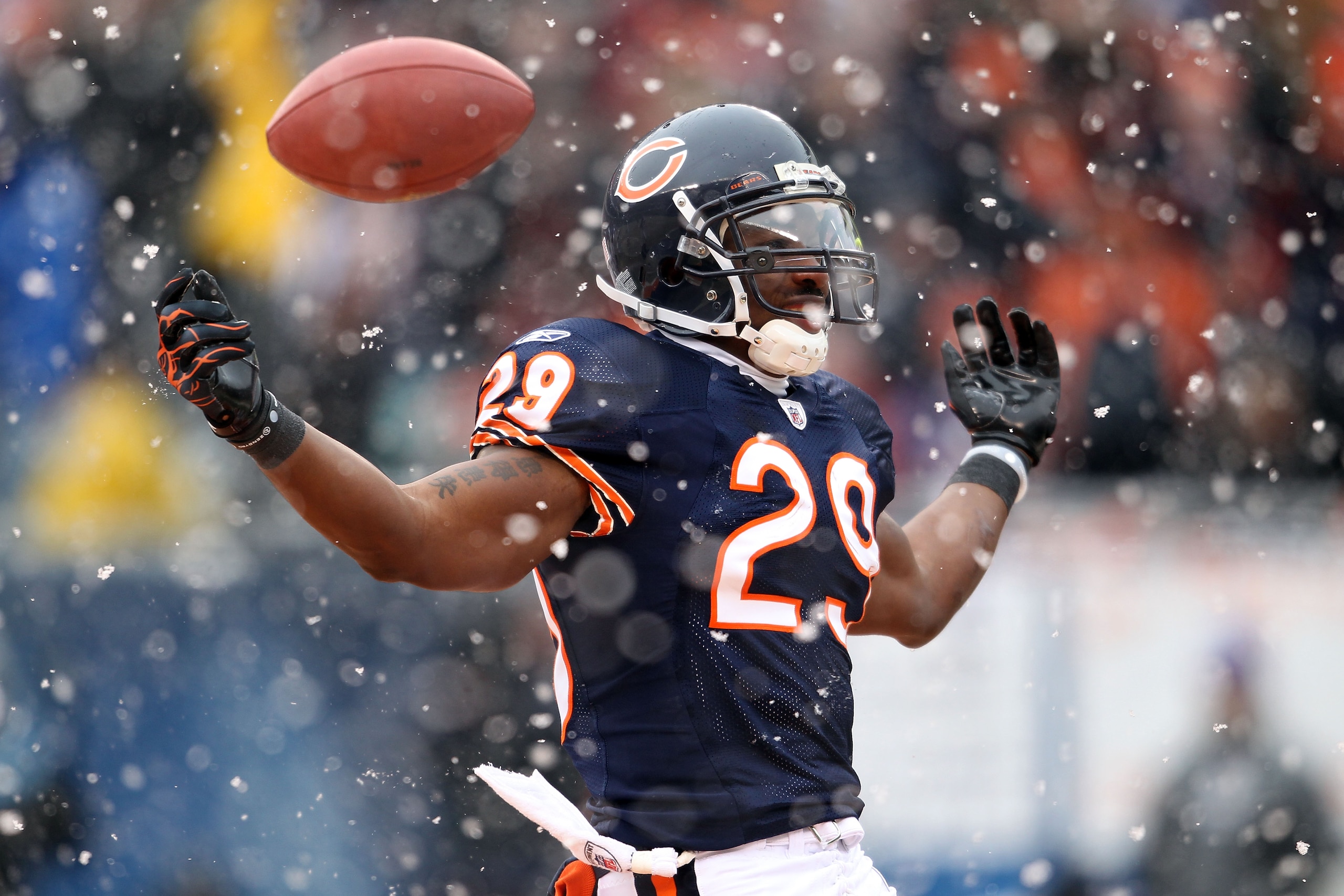 CHICAGO, IL - JANUARY 16:  Running back Chester Taylor #29 of the Chicago Bears reacts after scoring on a one-yard touchdown run in the second quarter against the Seattle Seahawks in the 2011 NFC divisional playoff game at Soldier Field on January 16, 201