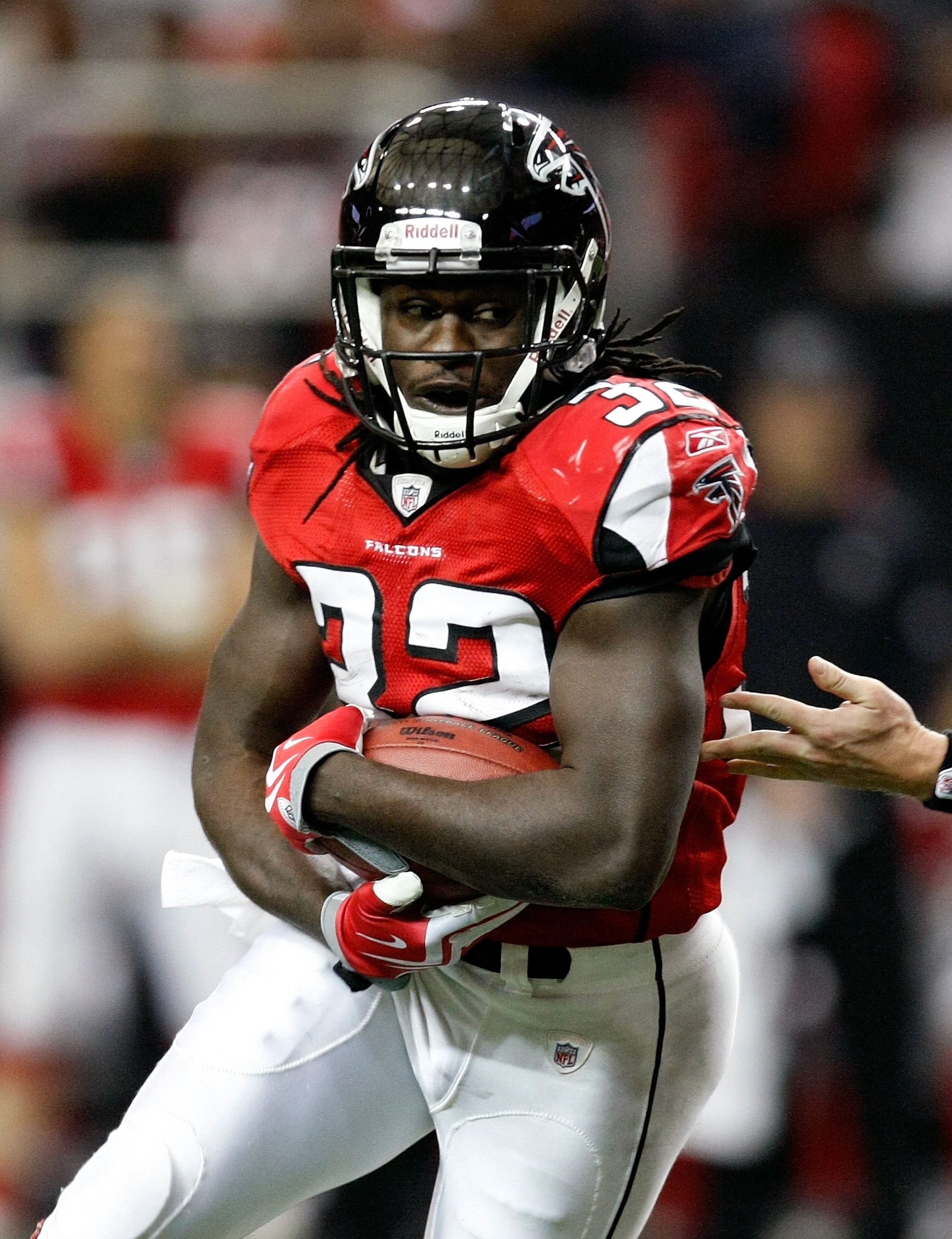 ATLANTA - DECEMBER 27:  Jerious Norwood #32 of the Atlanta Falcons against the Buffalo Bills at Georgia Dome on December 27, 2009 in Atlanta, Georgia.  (Photo by Kevin C. Cox/Getty Images)