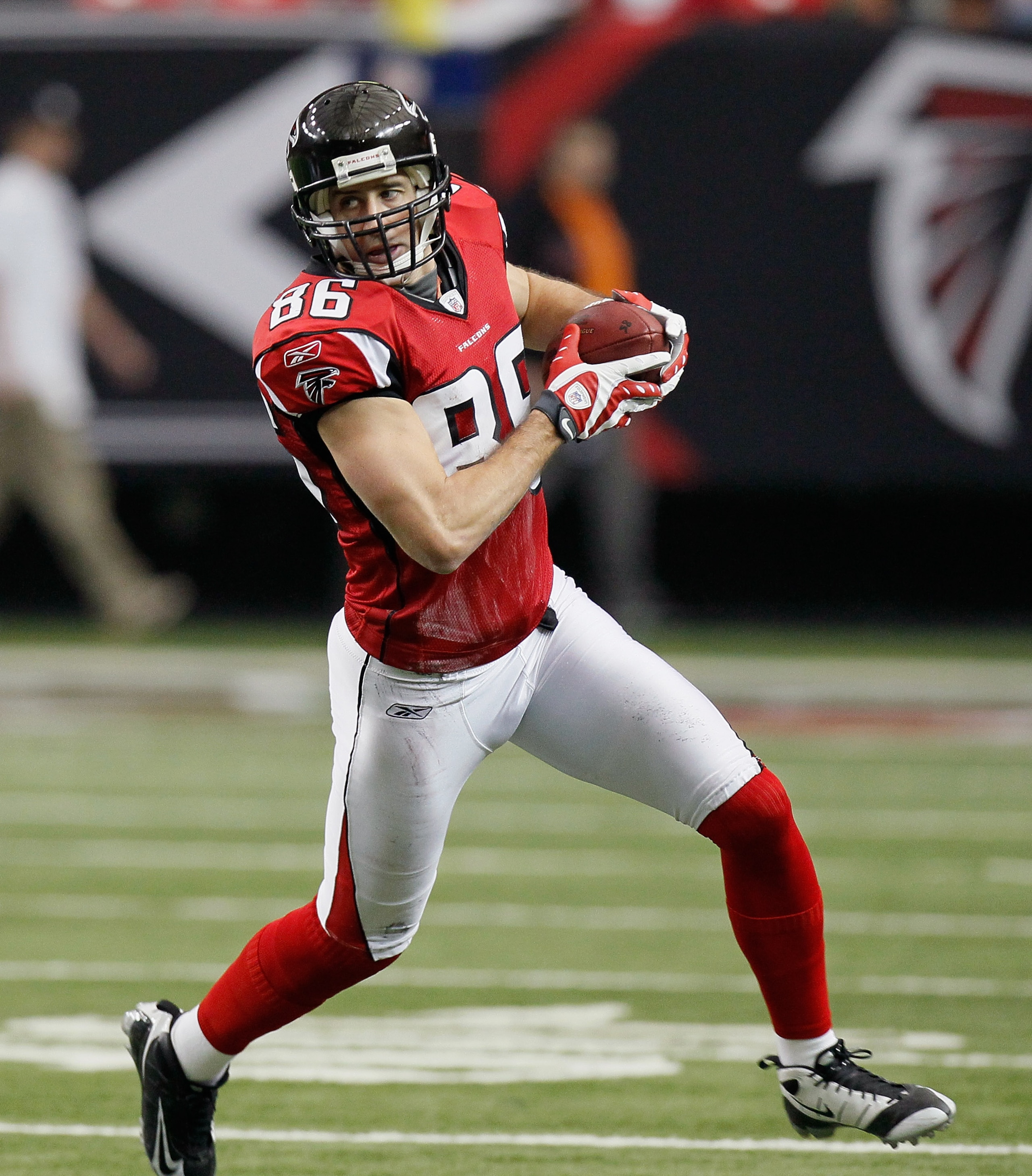 ATLANTA, GA - JANUARY 02:  Brian Finneran #86 of the Atlanta Falcons against the Carolina Panthers at Georgia Dome on January 2, 2011 in Atlanta, Georgia.  (Photo by Kevin C. Cox/Getty Images)