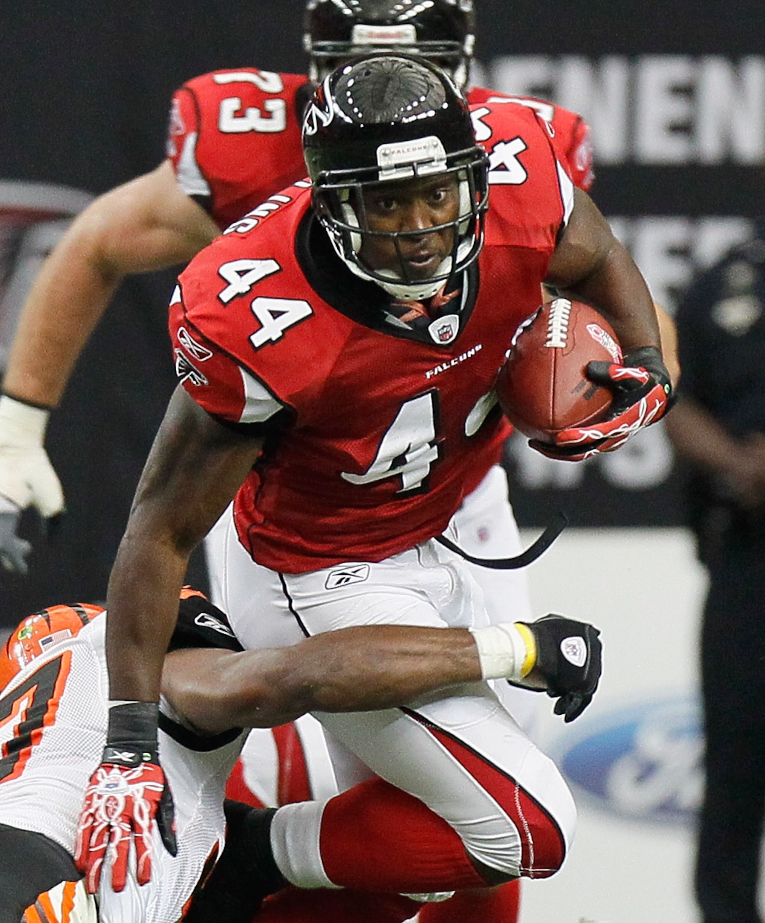 ATLANTA - OCTOBER 24:  Jason Snelling #44 of the Atlanta Falcons against the Cincinnati Bengals at Georgia Dome on October 24, 2010 in Atlanta, Georgia.  (Photo by Kevin C. Cox/Getty Images)
