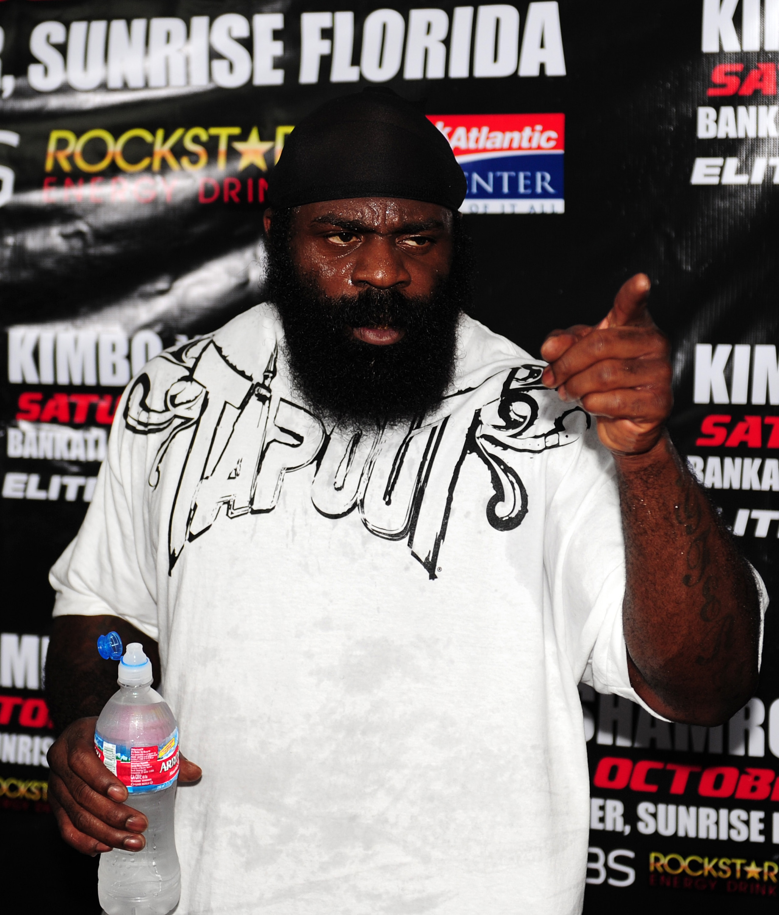 LOS ANGELES, CA - SEPTEMBER 17: MMA Heavyweight Sensation Kimbo Slice is seen during the Workout/Media Day with Kimbo Slice and Gina Carano at the Legends Mixed Martial Arts Training Center on September 17, 2008 in Los Angeles, California. (Photo by Rob LOS ANGELES, CA - SEPTEMBER 17: MMA Heavyweight Sensation Kimbo Slice is seen during the Workout/Media Day with Kimbo Slice and Gina Carano at the Legends Mixed Martial Arts Training Center on September 17, 2008 in Los Angeles, California. (Photo by Rob