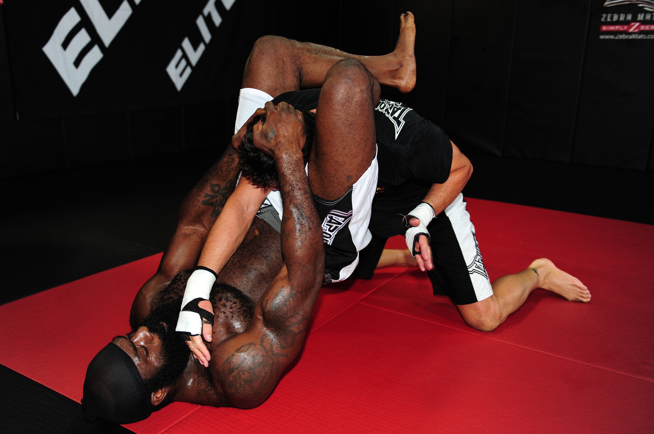 LOS ANGELES, CA - SEPTEMBER 17: MMA Heavyweight Sensation Kimbo Slice is seen during the Workout/Media Day with Kimbo Slice and Gina Carano at the Legends Mixed Martial Arts Training Center on September 17, 2008 in Los Angeles, California. (Photo by Rob LOS ANGELES, CA - SEPTEMBER 17: MMA Heavyweight Sensation Kimbo Slice is seen during the Workout/Media Day with Kimbo Slice and Gina Carano at the Legends Mixed Martial Arts Training Center on September 17, 2008 in Los Angeles, California. (Photo by Rob