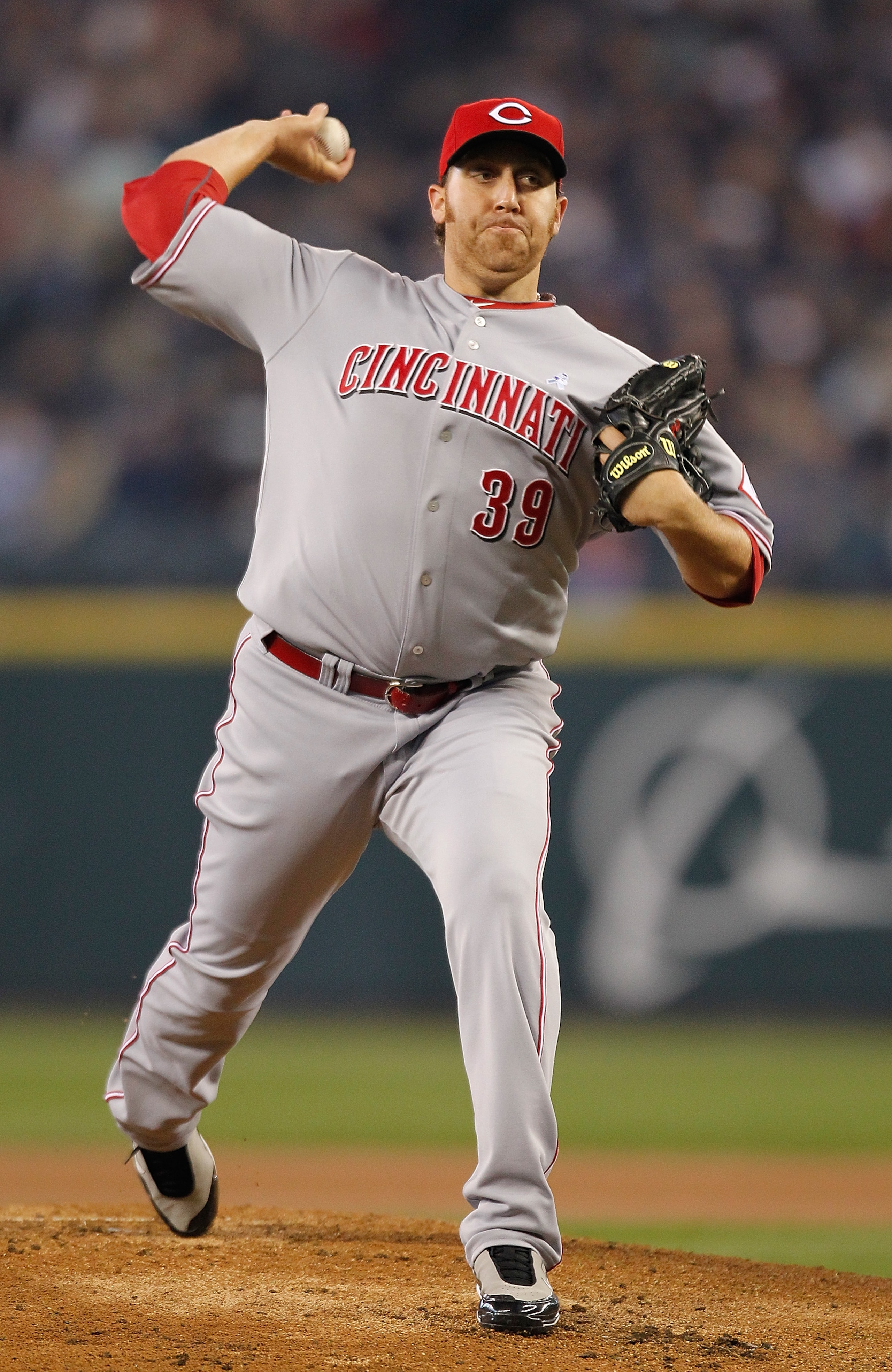 SEATTLE - JUNE 20:  Starting pitcher Aaron Harang #39 of the Cincinnati Reds pitches against the Seattle Mariners on June 20, 2010 at Safeco Field in Seattle, Washington.  (Photo by Otto Greule Jr/Getty Images)