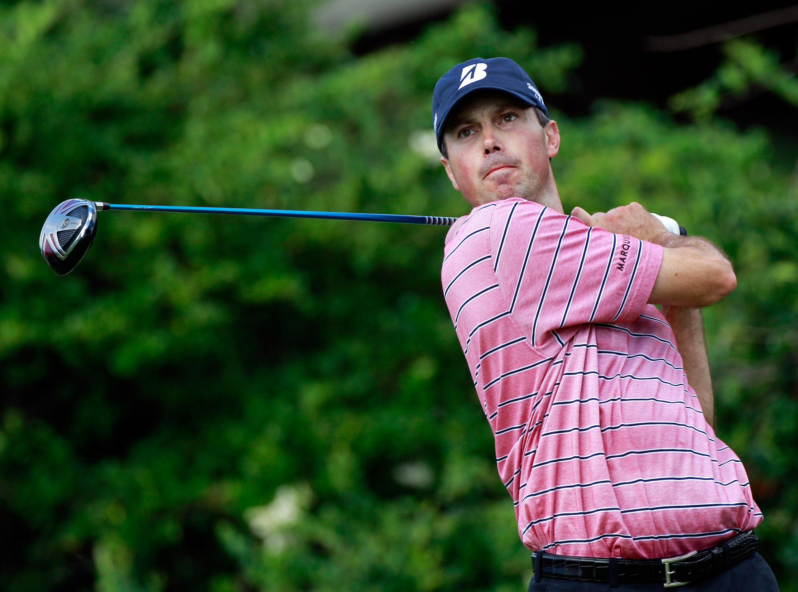 HONOLULU, HI - JANUARY 15:  Matt Kuchar plays a shot on the 6th hole during the second round of the Sony Open at Waialae Country Club on January 15, 2011 in Honolulu, Hawaii.  (Photo by Sam Greenwood/Getty Images)