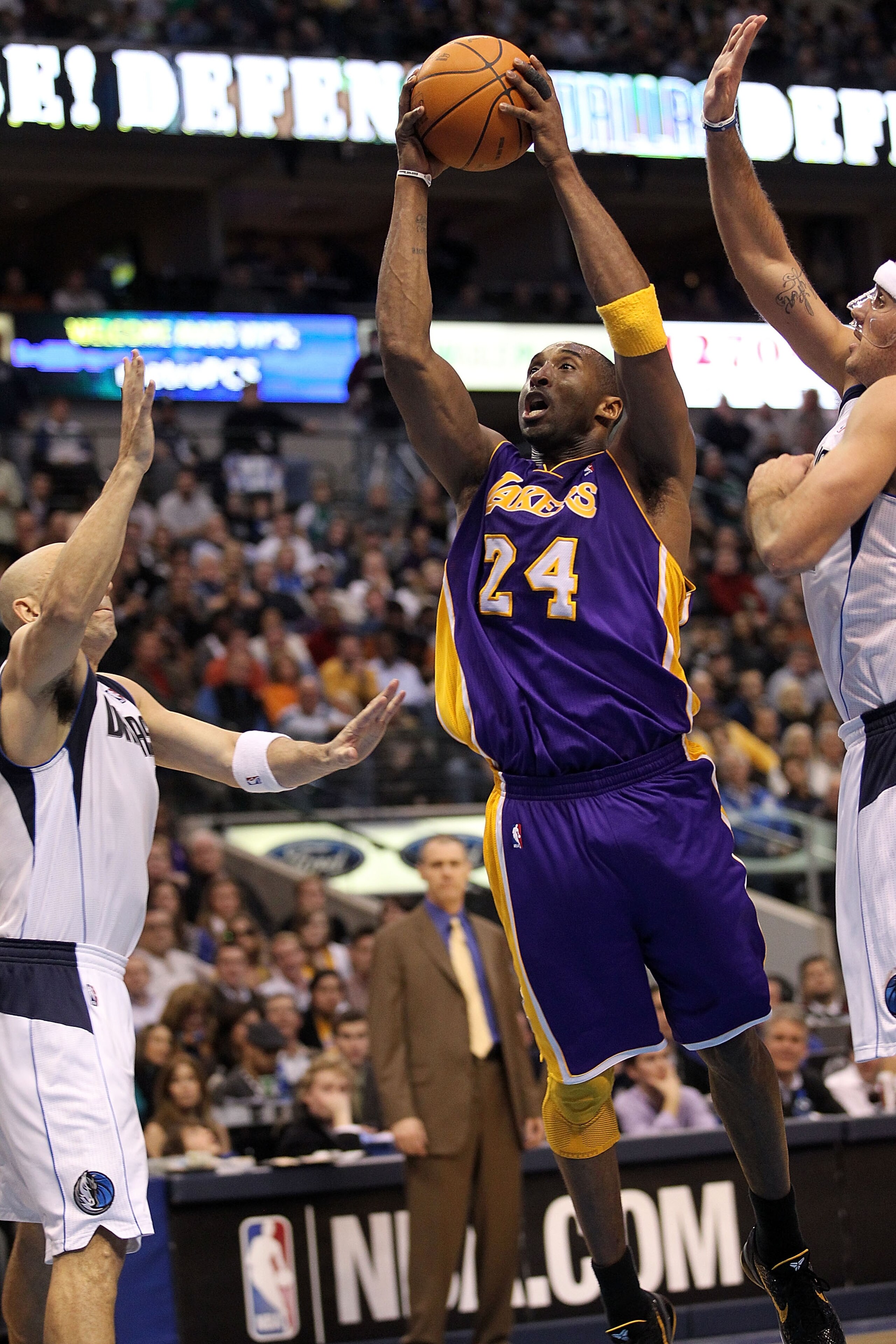 DALLAS, TX - JANUARY 19:  Guard Kobe Bryant #24 of the Los Angeles Lakers takes a shot against the Dallas Mavericks at American Airlines Center on January 19, 2011 in Dallas, Texas.  NOTE TO USER: User expressly acknowledges and agrees that, by downloadin