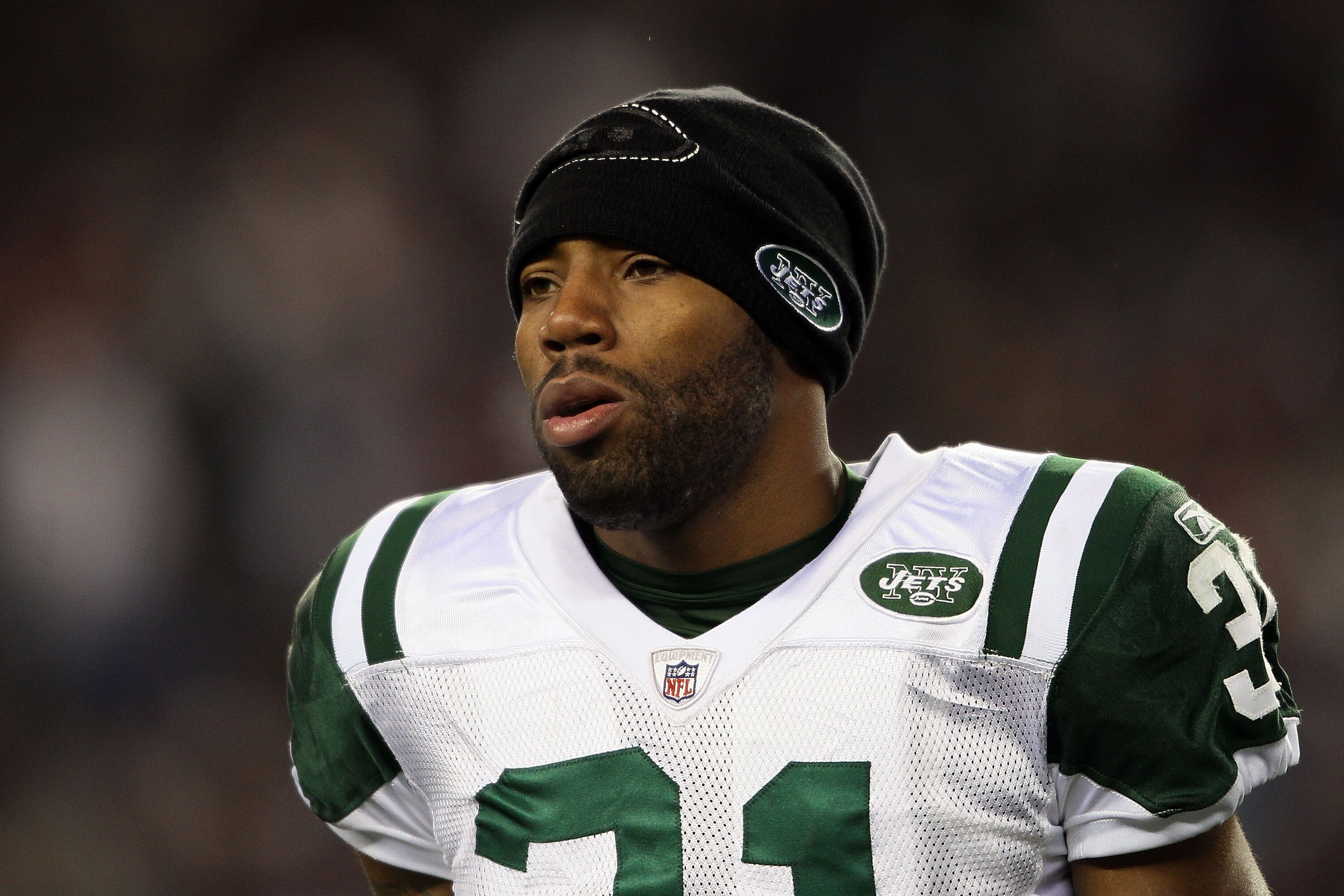 FOXBORO, MA - DECEMBER 06: Antonio Cromartie #31 of the New York Jets looks on against the New England Patriots at Gillette Stadium on December 6, 2010 in Foxboro, Massachusetts. (Photo by Elsa/Getty Images) FOXBORO, MA - DECEMBER 06: Antonio Cromartie #31 of the New York Jets looks on against the New England Patriots at Gillette Stadium on December 6, 2010 in Foxboro, Massachusetts. (Photo by Elsa/Getty Images)