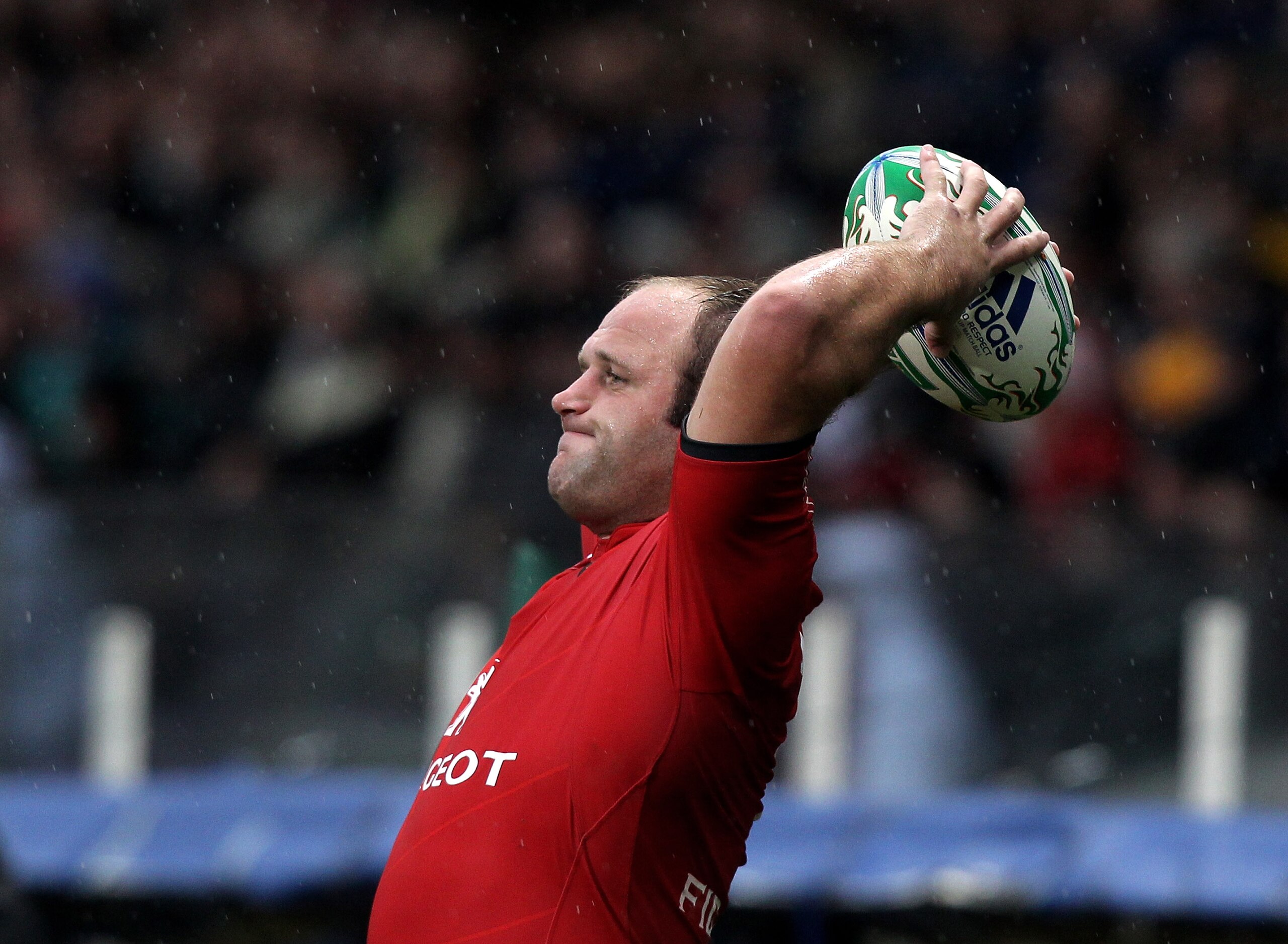 TOULOUSE, FRANCE - OCTOBER 10:  Williams Servat of Toulouse throws the ball during the Heineken Cup Pool 6 match between Stade Toulouse and London Wasps at Stade Municipal on October 10, 2010 in Toulouse,France .  (Photo by David Rogers/Getty Images)