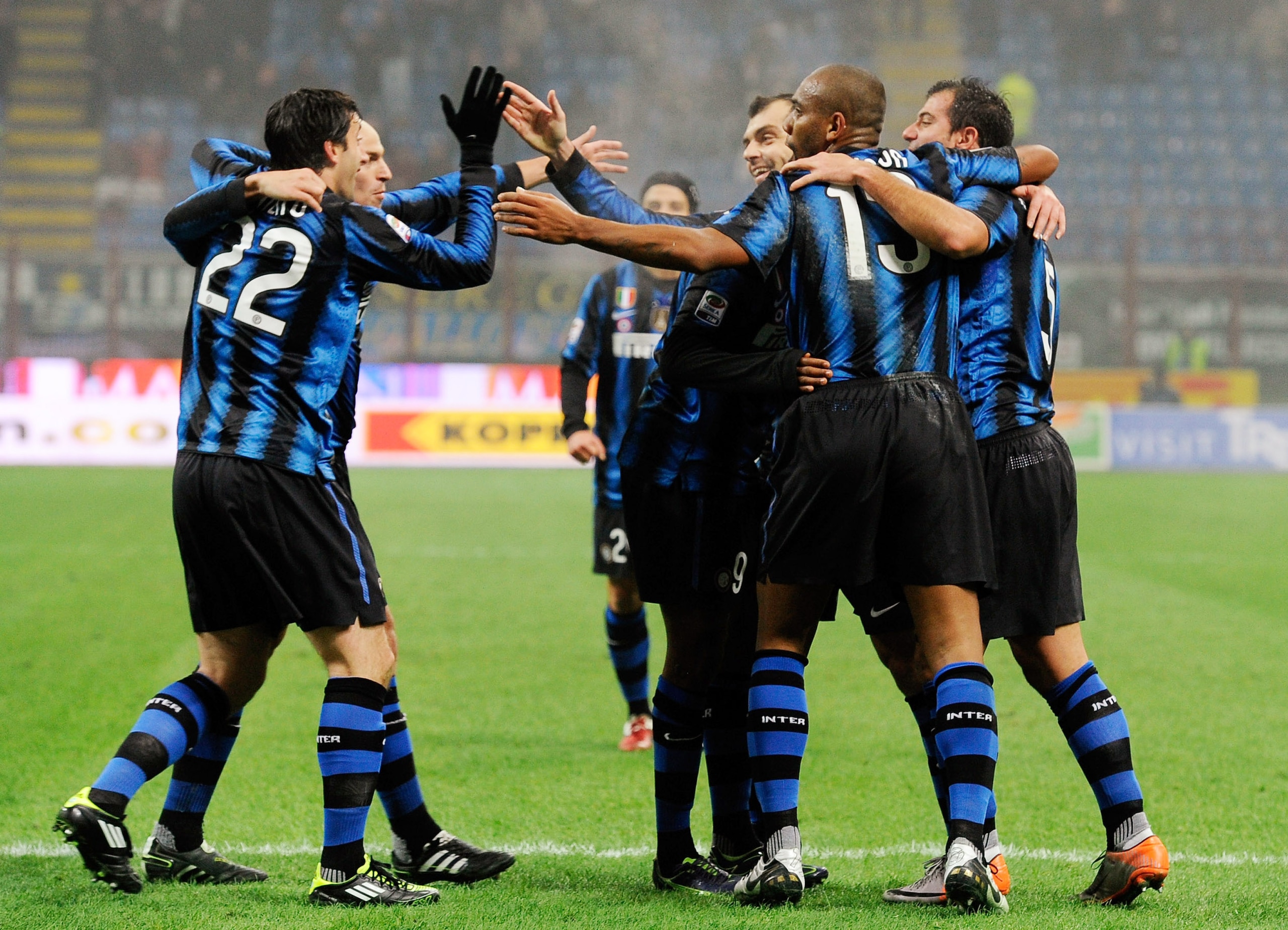 MILAN, ITALY - JANUARY 19:  Diego Alberto Milito of Inter Milan celebrates scoring the second goal during the Serie A match between Inter and Cesena at Stadio Giuseppe Meazza on January 19, 2011 in Milan, Italy.  (Photo by Claudio Villa/Getty Images)