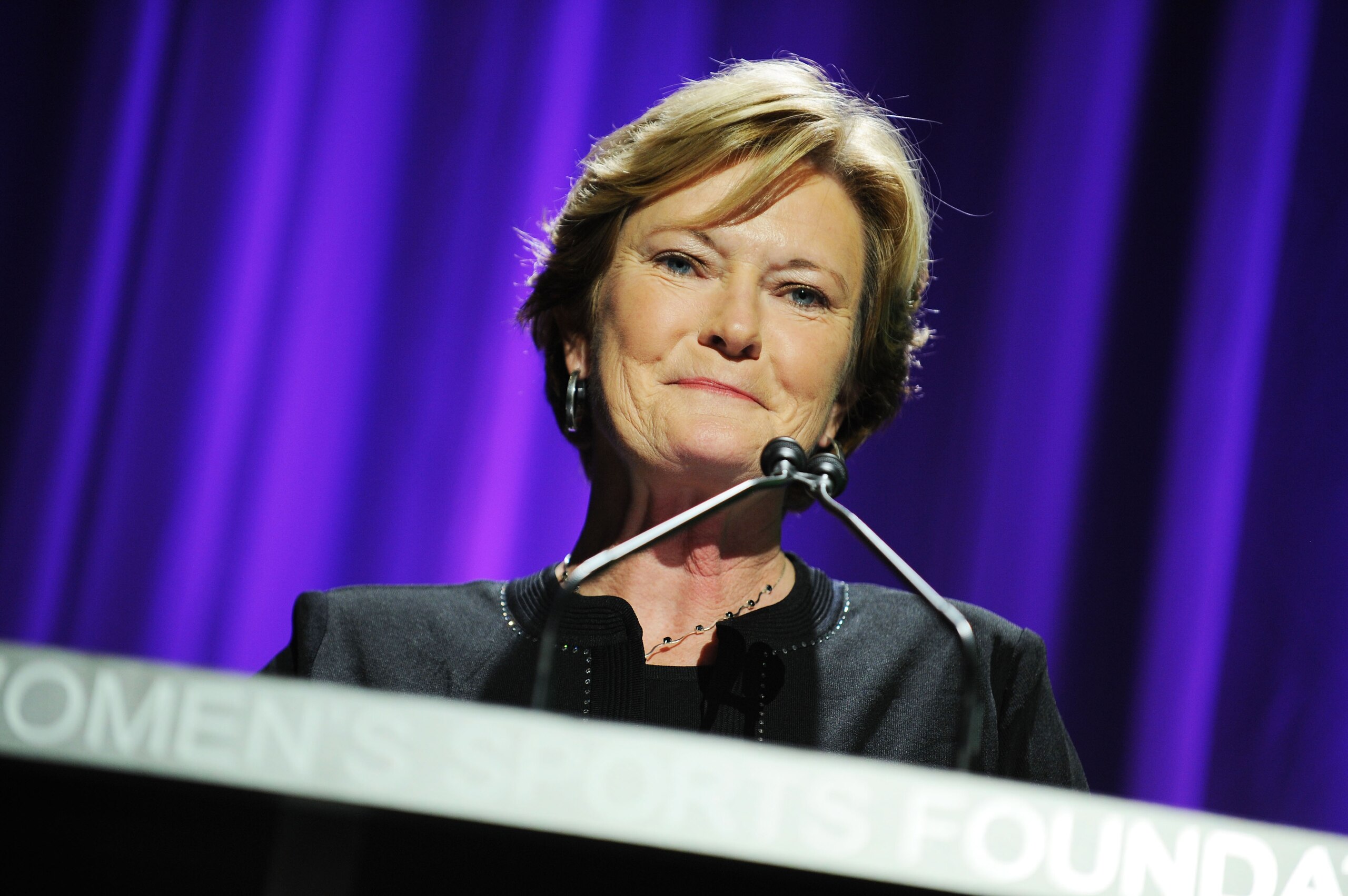 NEW YORK - OCTOBER 13: Basketball coach Pat Summitt speaks onstage during the 30th Annual Salute To Women In Sports Awards at The Waldorf=Astoria on October 13, 2009 in New York City. (Photo by Stephen Lovekin/Getty Images for the Women�s Sports Foundat NEW YORK - OCTOBER 13: Basketball coach Pat Summitt speaks onstage during the 30th Annual Salute To Women In Sports Awards at The Waldorf=Astoria on October 13, 2009 in New York City. (Photo by Stephen Lovekin/Getty Images for the Women�s Sports Foundat