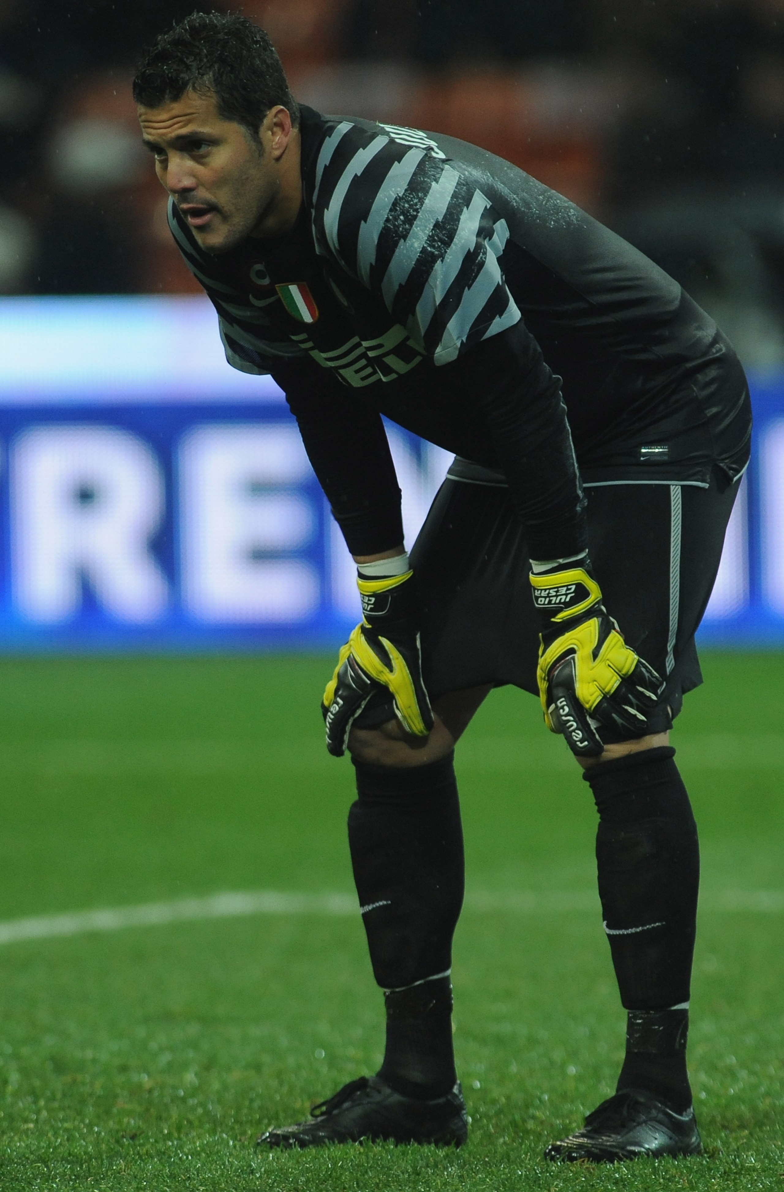 MILAN, ITALY - OCTOBER 24:  Julio Cesar of FC Internazionale Milano looks dejected during the Serie A match between FC Internazionale Milano and UC Sampdoria at Stadio Giuseppe Meazza on October 24, 2010 in Milan, Italy.  (Photo by Valerio Pennicino/Getty