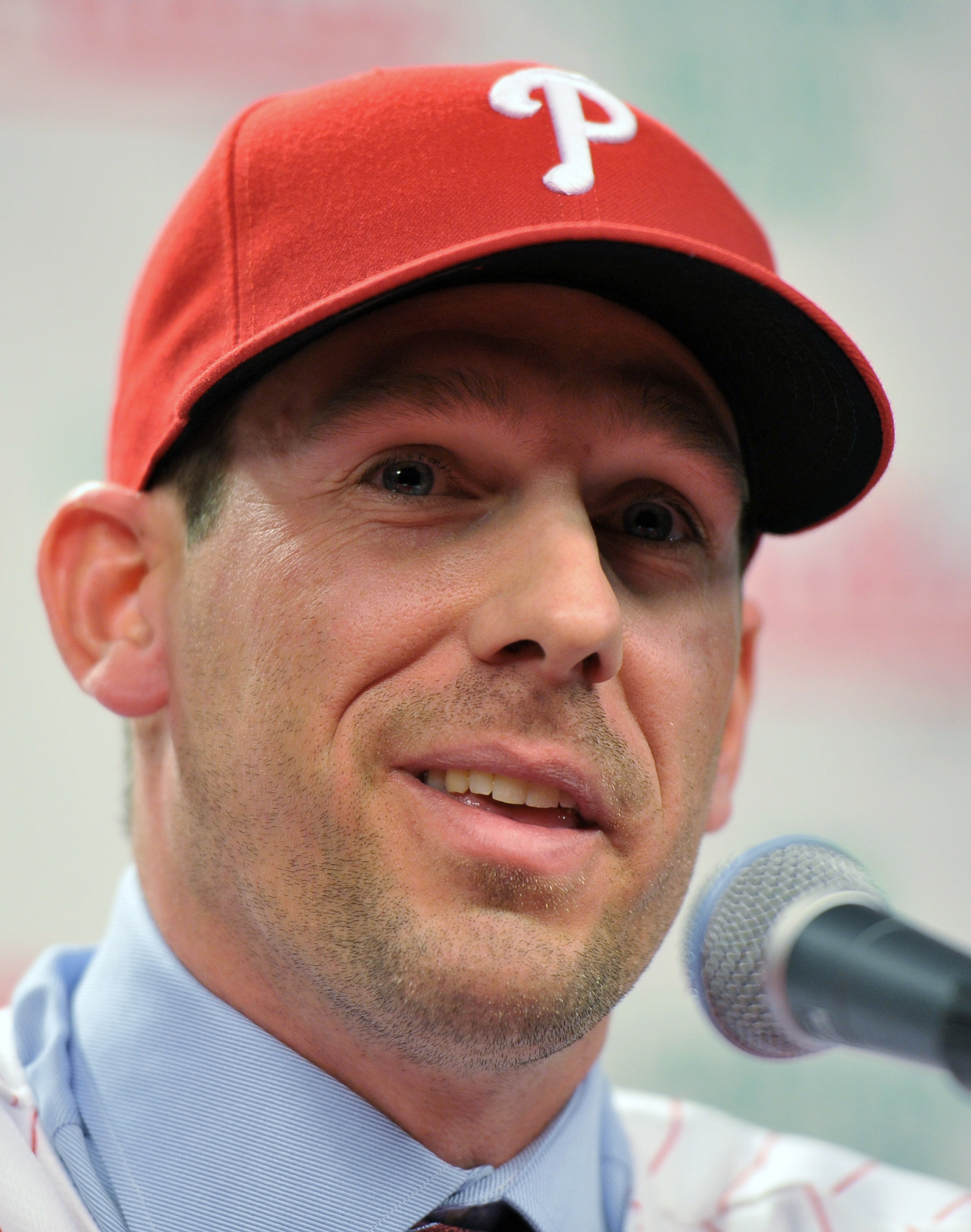 PHILADELPHIA - DECEMBER 15: Pitcher Cliff Lee #33 of the Philadelphia Phillies is introduced to the media during a press conference at Citizens Bank Park on December 15, 2010 in Philadelphia, Pennsylvania. (Photo by Drew Hallowell/Getty Images)