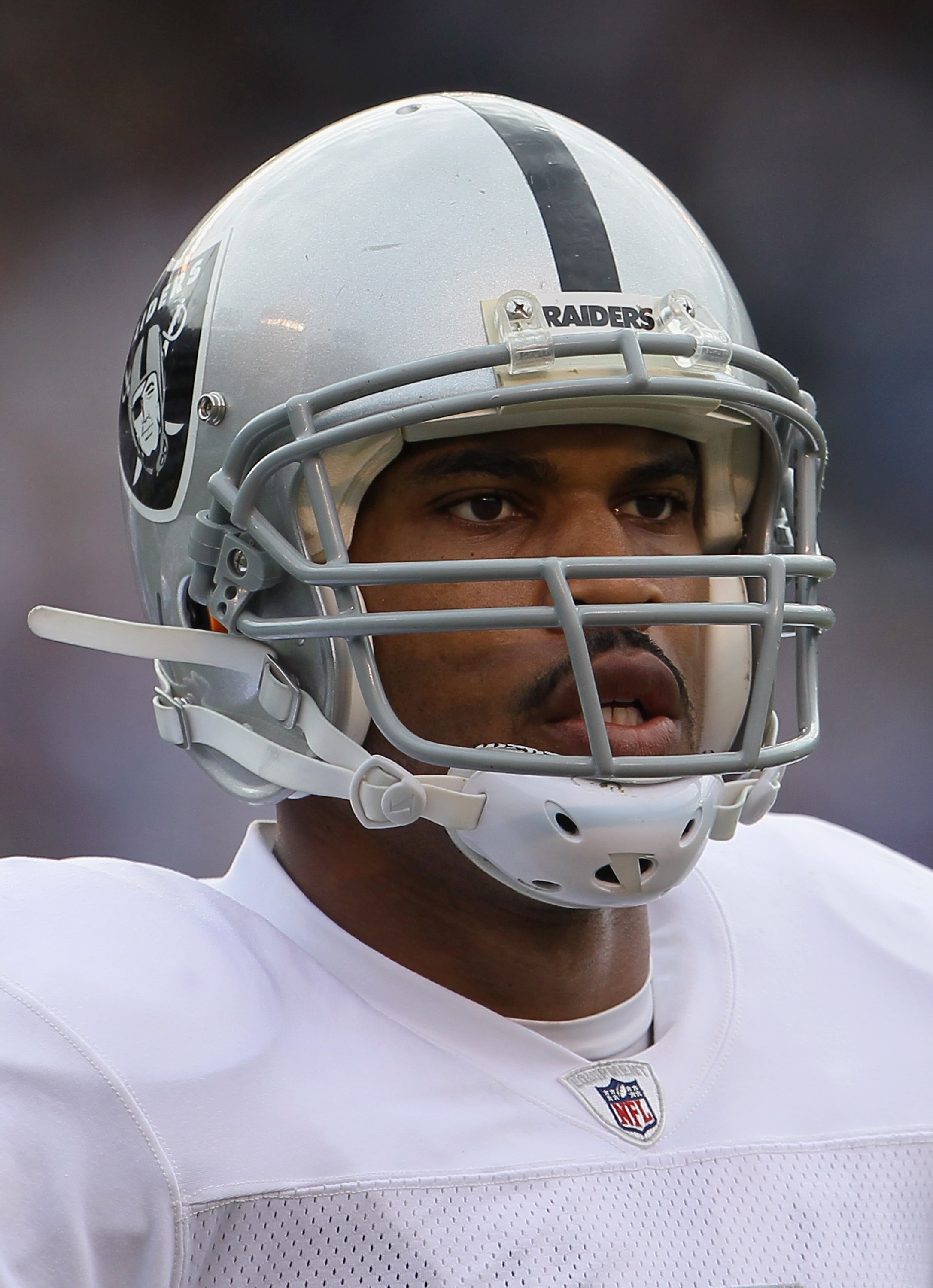 SAN DIEGO - DECEMBER 05:  Quarterback Jason Campbell #8 the Oakland Raiders looks on against the San Diego Chargers at Qualcomm Stadium on December 5, 2010 in San Diego, California. The Raiders defeated the Chargers 28-13.  (Photo by Jeff Gross/Getty Imag