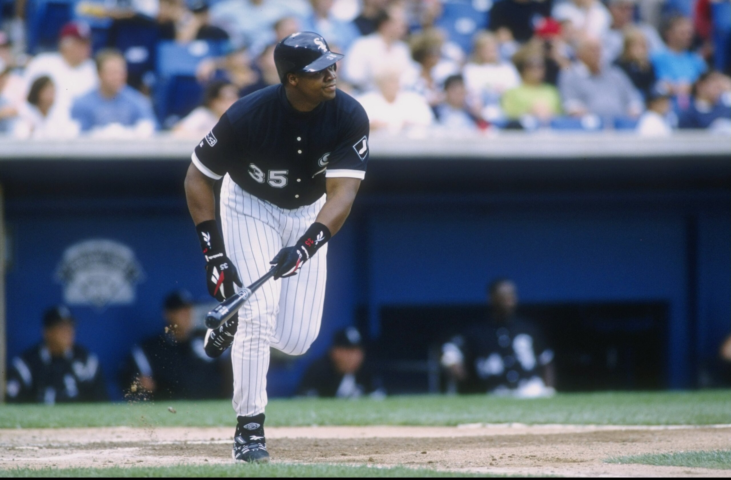 17 Aug 1997:  Infielder Frank Thomas of the Chiago White Sox in action during a game against the Seattle Mariners at Comisky Stadium in Chicago, Illinois.  The White Sox won the game 4-2. Mandatory Credit: Matthew Stockman  /Allsport