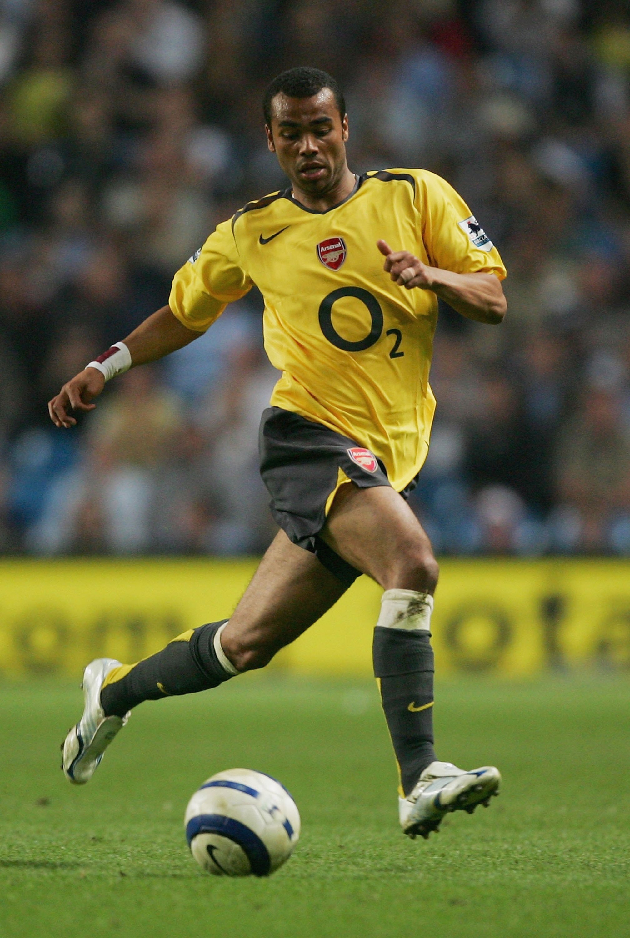 MANCHESTER, UNITED KINGDOM - MAY 04:  Ashley Cole of Arsenal in action during the Barclays Premiership match between Manchester City and Arsenal at the City of Manchester Stadium on May 4, 2006 in Manchester, England.  (Photo by Alex Livesey/Getty Images)