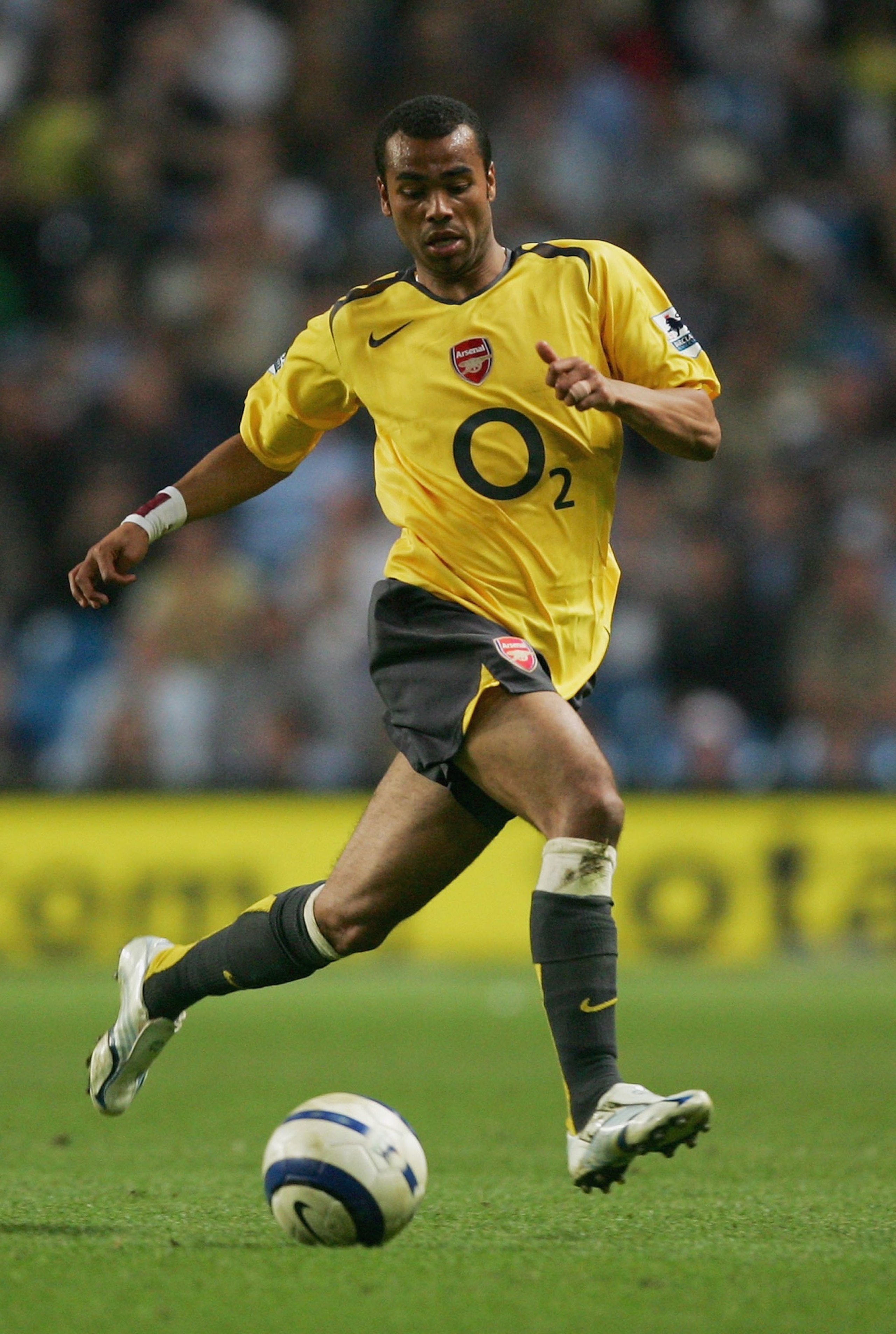 MANCHESTER, UNITED KINGDOM - MAY 04:  Ashley Cole of Arsenal in action during the Barclays Premiership match between Manchester City and Arsenal at the City of Manchester Stadium on May 4, 2006 in Manchester, England.  (Photo by Alex Livesey/Getty Images)