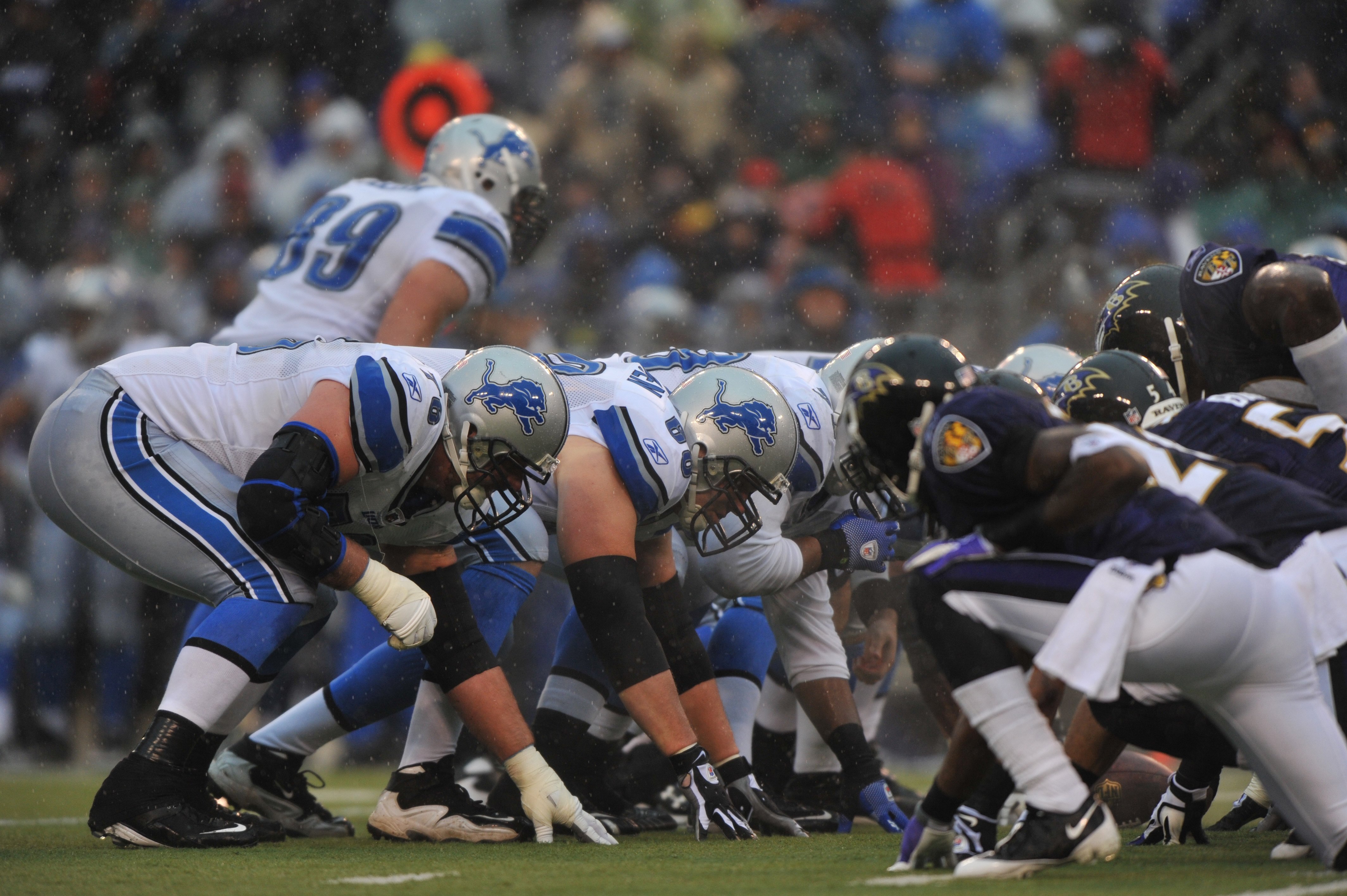 BALTIMORE - DECEMBER 13:  The Detroit Lions offense awaits the snap during the game against the Baltimore Ravens at M&T Bank Stadium on December 13, 2009 in Baltimore, Maryland. The Ravens defeated the Lions 48-3. (Photo by Larry French/Getty Images)