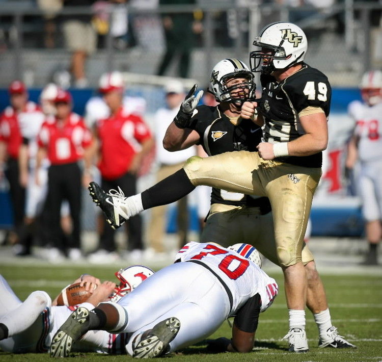 Knights DE Bruce Miller will look to again unload on his opponents in 2011