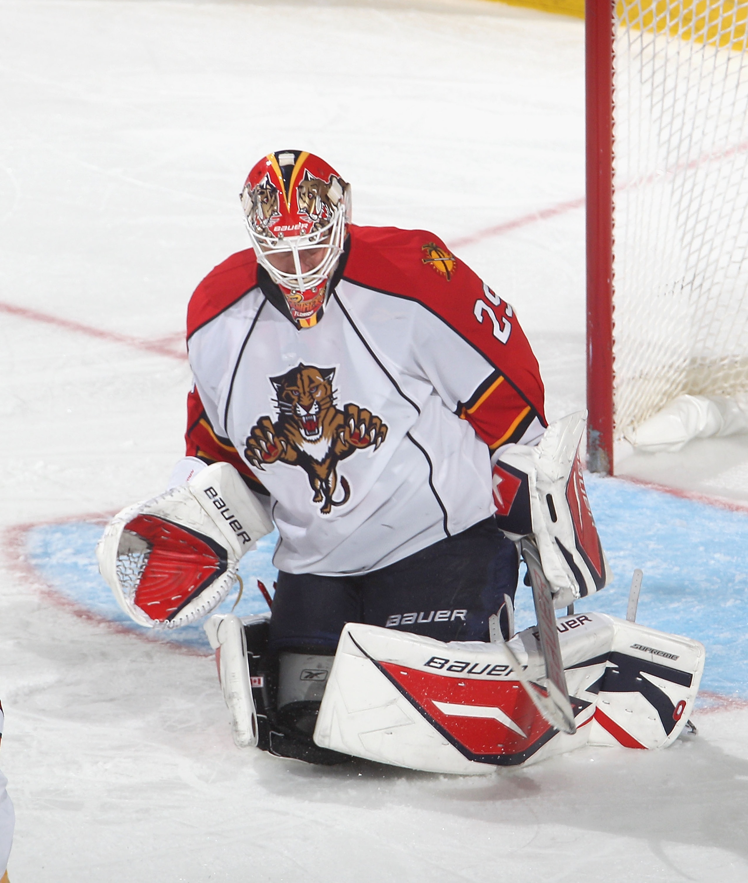 BUFFALO, NY - DECEMBER 23: Tomas Vokoun #29 of the Florida Panthers makes a save against the Buffalo Sabres at HSBC Arena on December 23, 2010 in Buffalo, New York. Florida won 4-3. (Photo by Rick Stewart/Getty Images) BUFFALO, NY - DECEMBER 23: Tomas Vokoun #29 of the Florida Panthers makes a save against the Buffalo Sabres at HSBC Arena on December 23, 2010 in Buffalo, New York. Florida won 4-3. (Photo by Rick Stewart/Getty Images)
