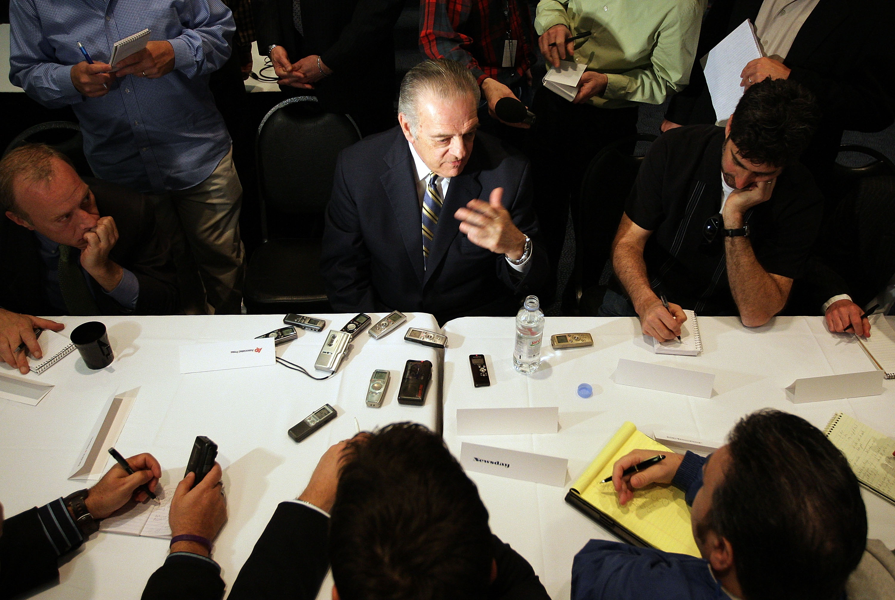NEW YORK - MAY 13:  Team President Donnie Walsh (C) speaks to the media during a press conference to introduce the Knicks new head coach Mike D'Antoni (not shown) on May 13, 2008 at Madison Square Garden in New York City. NOTE TO USER: User expressly ackn