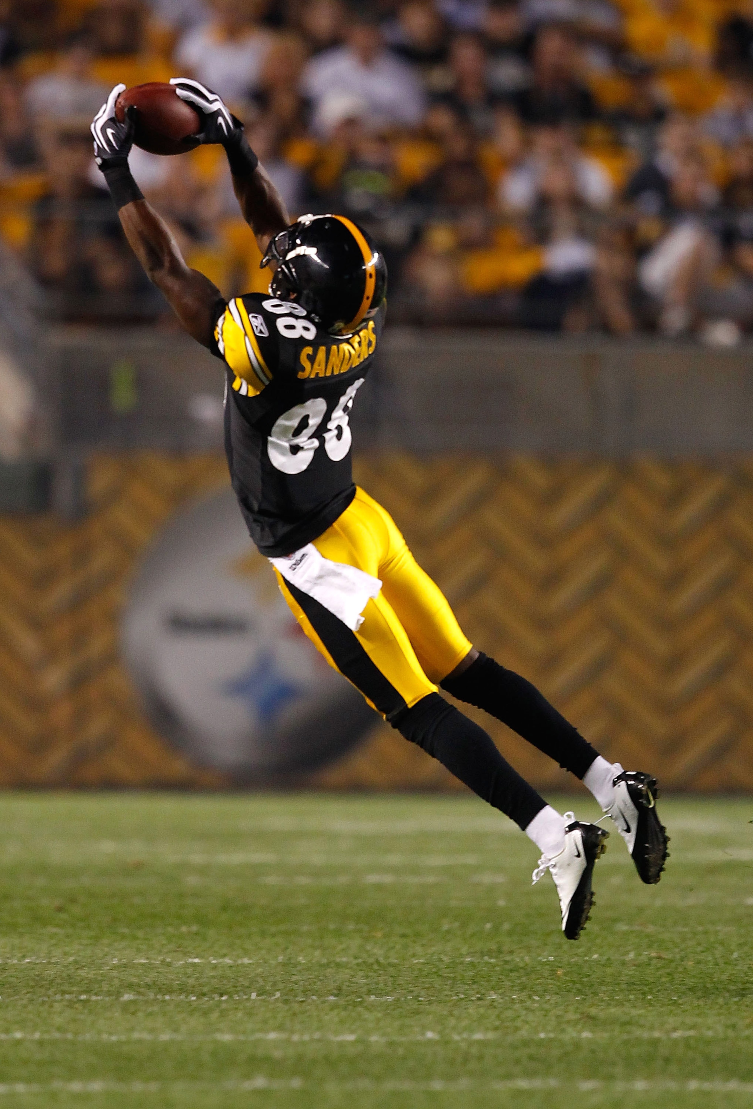 PITTSBURGH - SEPTEMBER 02: Emmanuel Sanders #88 of the Pittsburgh Steelers makes a catch against the Carolina Panthers during the preseason game on September 2, 2010 at Heinz Field in Pittsburgh, Pennsylvania. (Photo by Jared Wickerham/Getty Images) PITTSBURGH - SEPTEMBER 02: Emmanuel Sanders #88 of the Pittsburgh Steelers makes a catch against the Carolina Panthers during the preseason game on September 2, 2010 at Heinz Field in Pittsburgh, Pennsylvania. (Photo by Jared Wickerham/Getty Images)