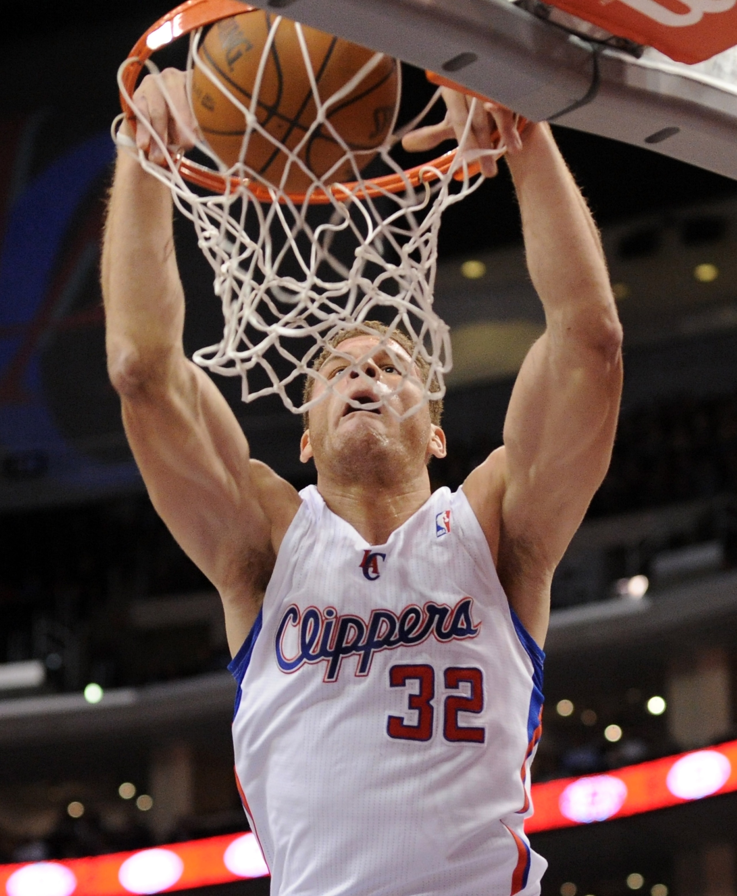 LOS ANGELES, CA - DECEMBER 01:  Blake Griffin #32 of the Los Angeles Clippers dunks against the San Antonio Spurs during a 90-85 Clipper win at the Staples Center on December 1, 2010 in Los Angeles, California.  NOTE TO USER: User expressly acknowledges a