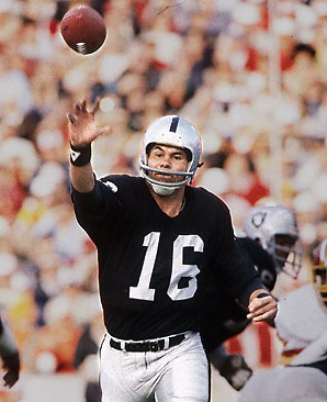 Oakland Raiders legend Jim Plunkett still not getting respect